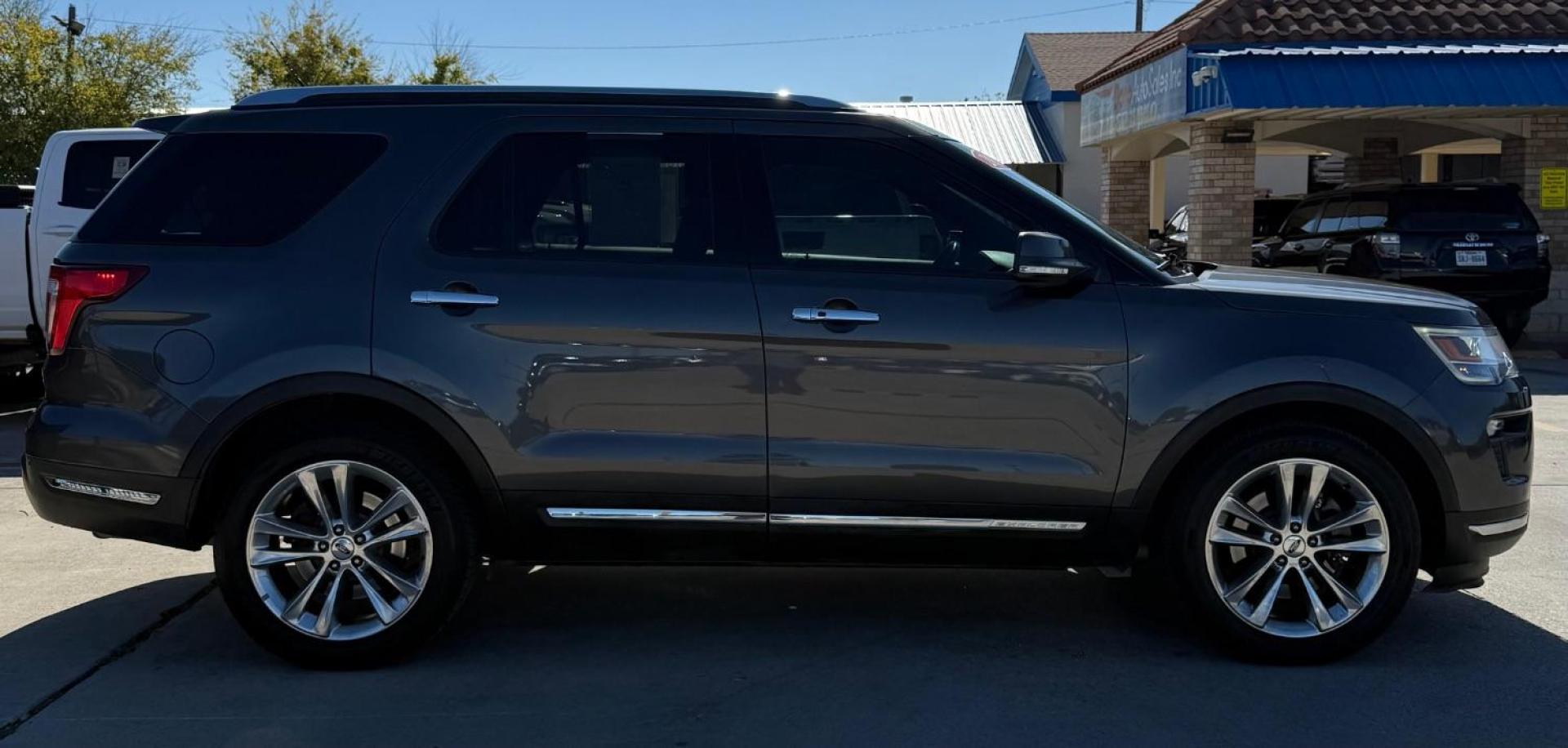 2018 Gray Ford Explorer Limited (1FM5K7FH4JG) , located at 2401 E Main St., Grand Prairie, TX, 75050, (972) 262-4440, 32.748981, -96.969643 - Photo#15