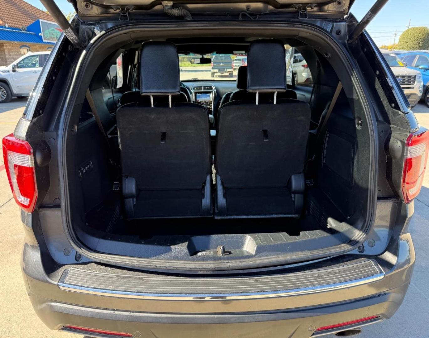 2018 Gray Ford Explorer Limited (1FM5K7FH4JG) , located at 2401 E Main St., Grand Prairie, TX, 75050, (972) 262-4440, 32.748981, -96.969643 - Photo#35