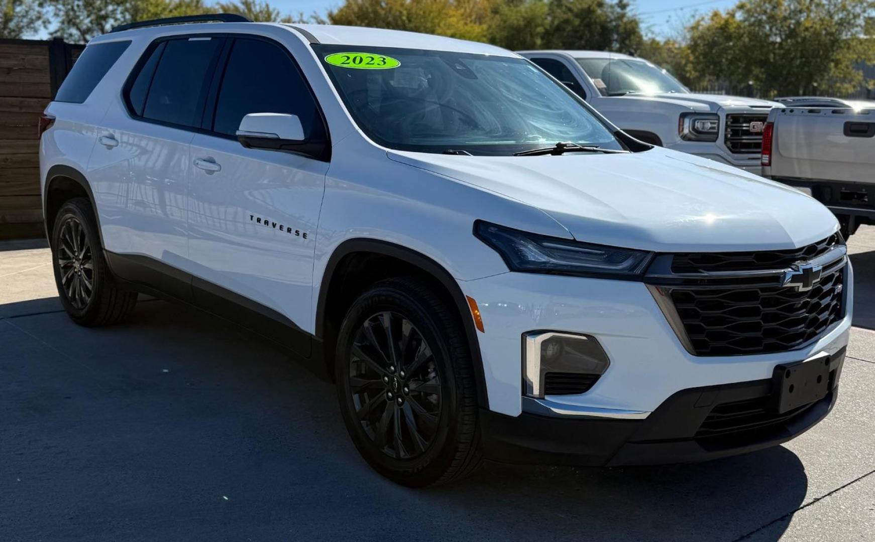 2023 White Chevrolet Traverse FWD RS (1GNERJKW4PJ) with an 3.6L V-6 gasoline direct injection engine, located at 2401 E Main St., Grand Prairie, TX, 75050, (972) 262-4440, 32.748981, -96.969643 - Photo#18