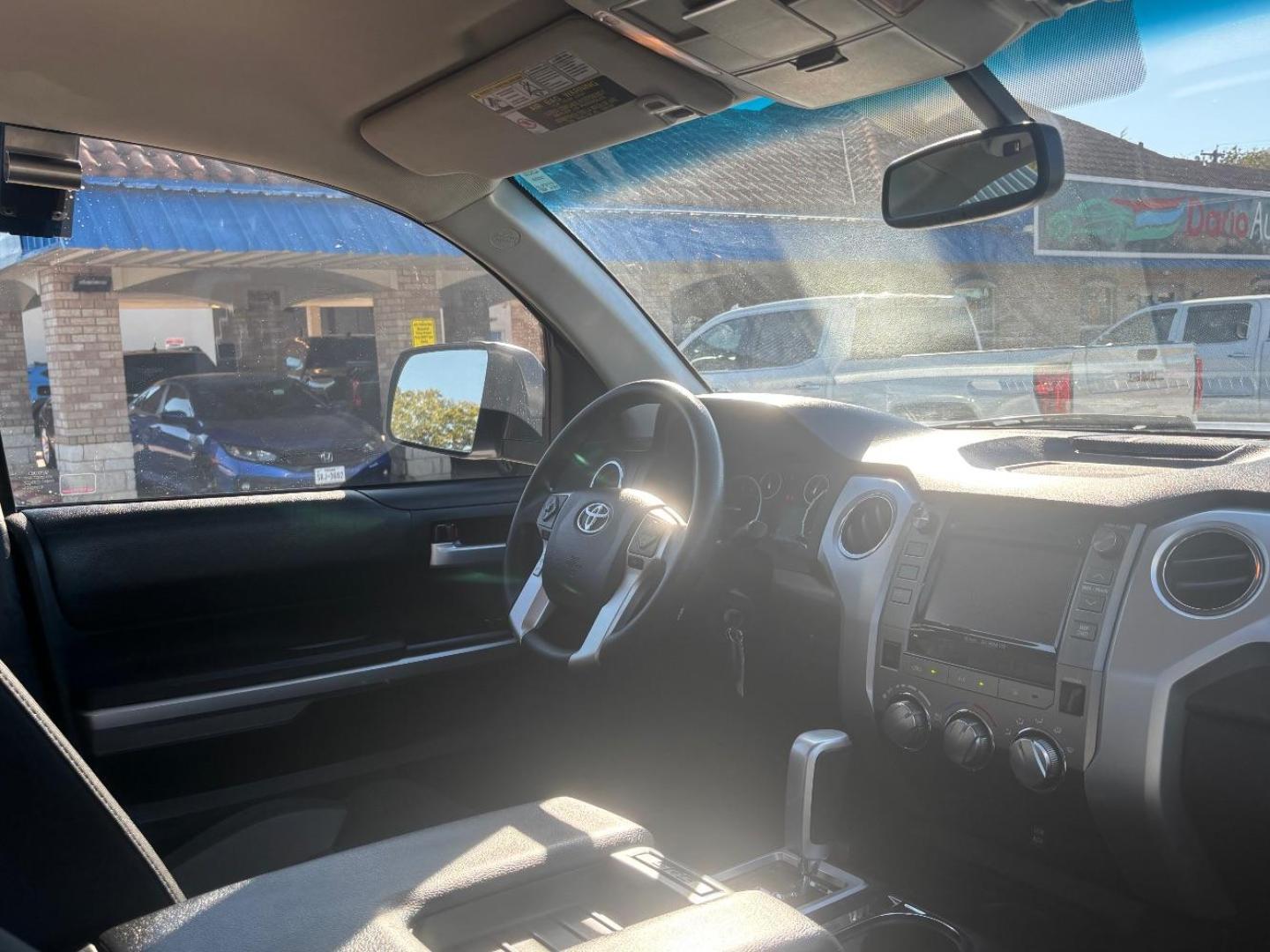 2015 White Toyota Tundra SR5 5.7L V8 CrewMax 2WD (5TFEY5F13FX) with an 5.7L V8 DOHC 32V engine, 6-Speed Automatic transmission, located at 2401 E Main St., Grand Prairie, TX, 75050, (972) 262-4440, 32.748981, -96.969643 - Photo#12