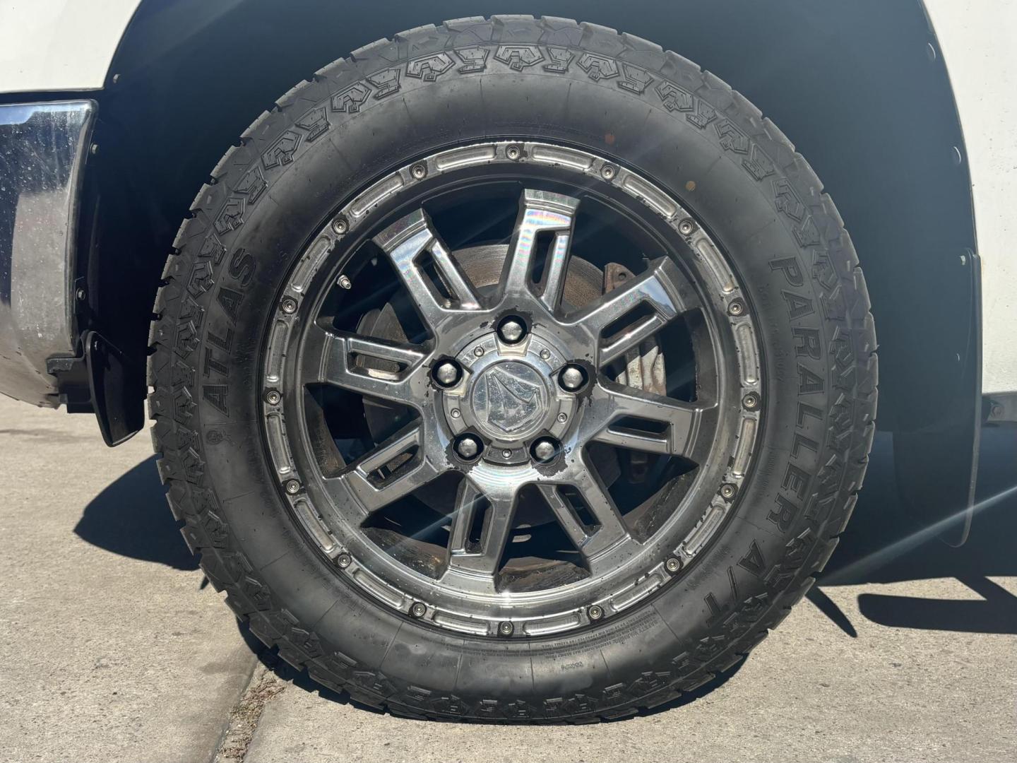 2015 White Toyota Tundra (5TFEY5F13FX) with an 5.7L V8 DOHC 32V engine, located at 2401 E Main St., Grand Prairie, TX, 75050, (972) 262-4440, 32.748981, -96.969643 - Photo#3