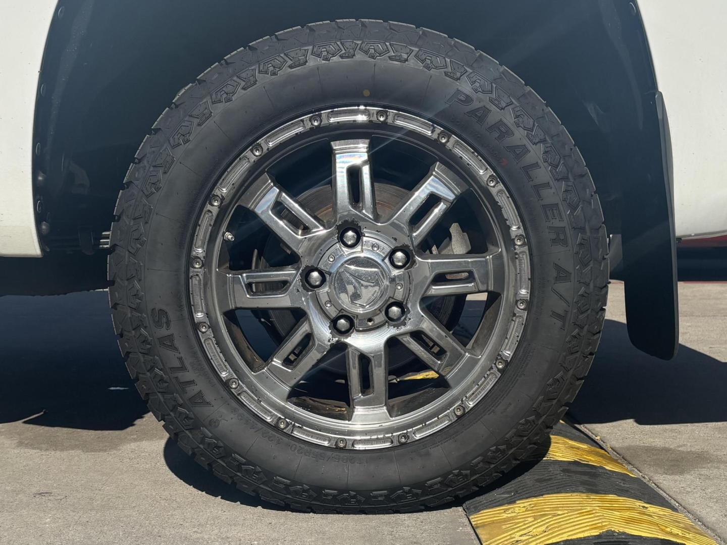 2015 White Toyota Tundra (5TFEY5F13FX) with an 5.7L V8 DOHC 32V engine, located at 2401 E Main St., Grand Prairie, TX, 75050, (972) 262-4440, 32.748981, -96.969643 - Photo#20