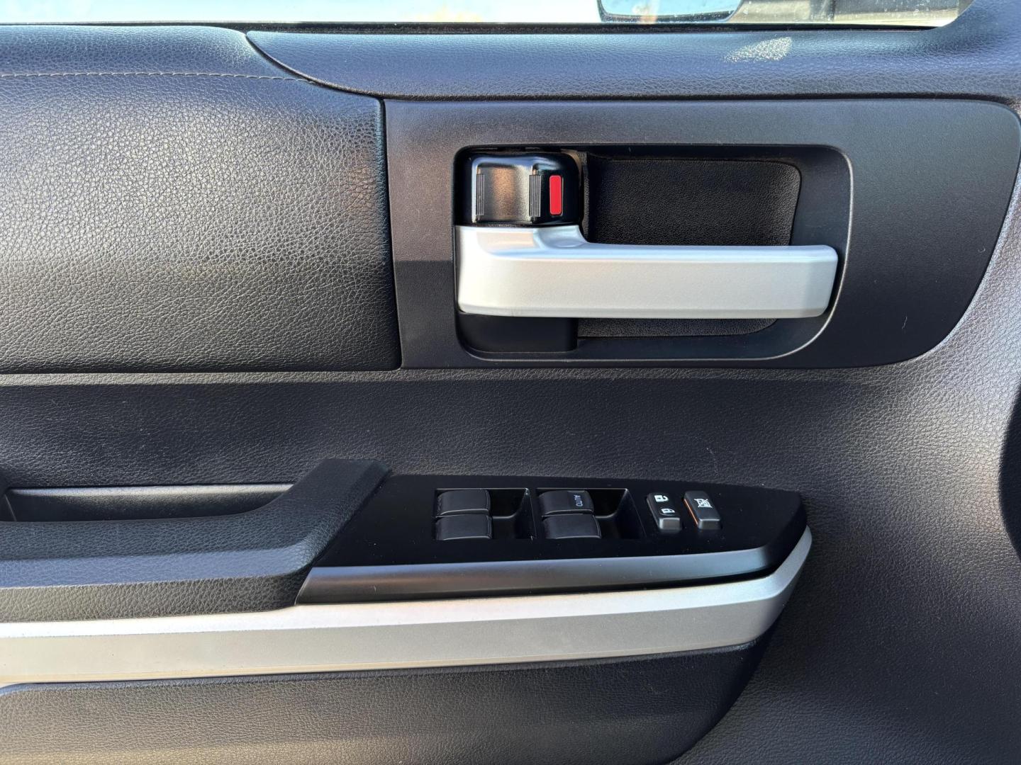 2015 White Toyota Tundra (5TFEY5F13FX) with an 5.7L V8 DOHC 32V engine, located at 2401 E Main St., Grand Prairie, TX, 75050, (972) 262-4440, 32.748981, -96.969643 - Photo#21