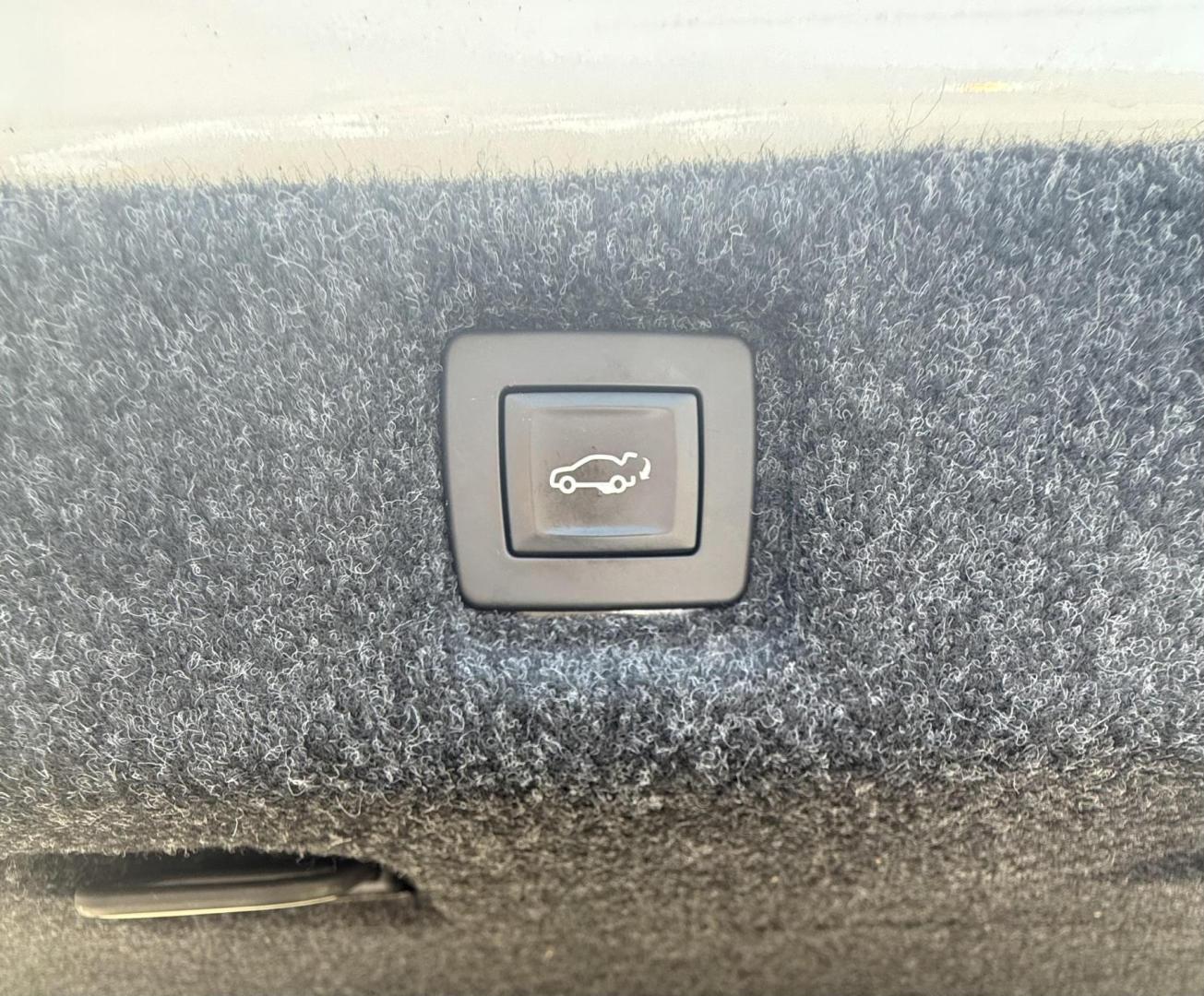 2016 White Cadillac Ct6 (1G6KG5R63GU) with an 3L V-6 gasoline direct injection engine, located at 2401 E Main St., Grand Prairie, TX, 75050, (972) 262-4440, 32.748981, -96.969643 - Photo#20