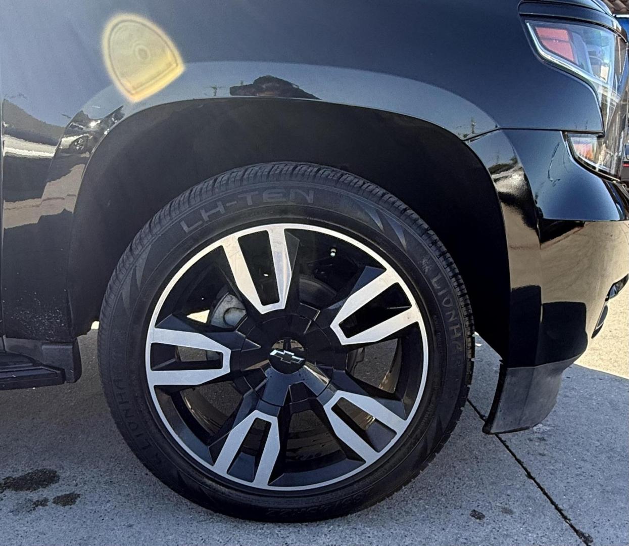 2018 Black Chevrolet Tahoe (1GNSCCKJ8JR) , located at 2401 E Main St., Grand Prairie, TX, 75050, (972) 262-4440, 32.748981, -96.969643 - Photo#9