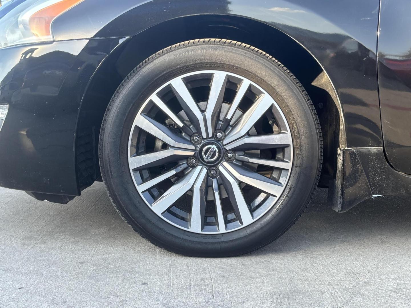 2015 Black Nissan Altima (1N4AL3AP2FC) with an 2.5L L4 DOHC 16V engine, located at 2401 E Main St., Grand Prairie, TX, 75050, (972) 262-4440, 32.748981, -96.969643 - Photo#18