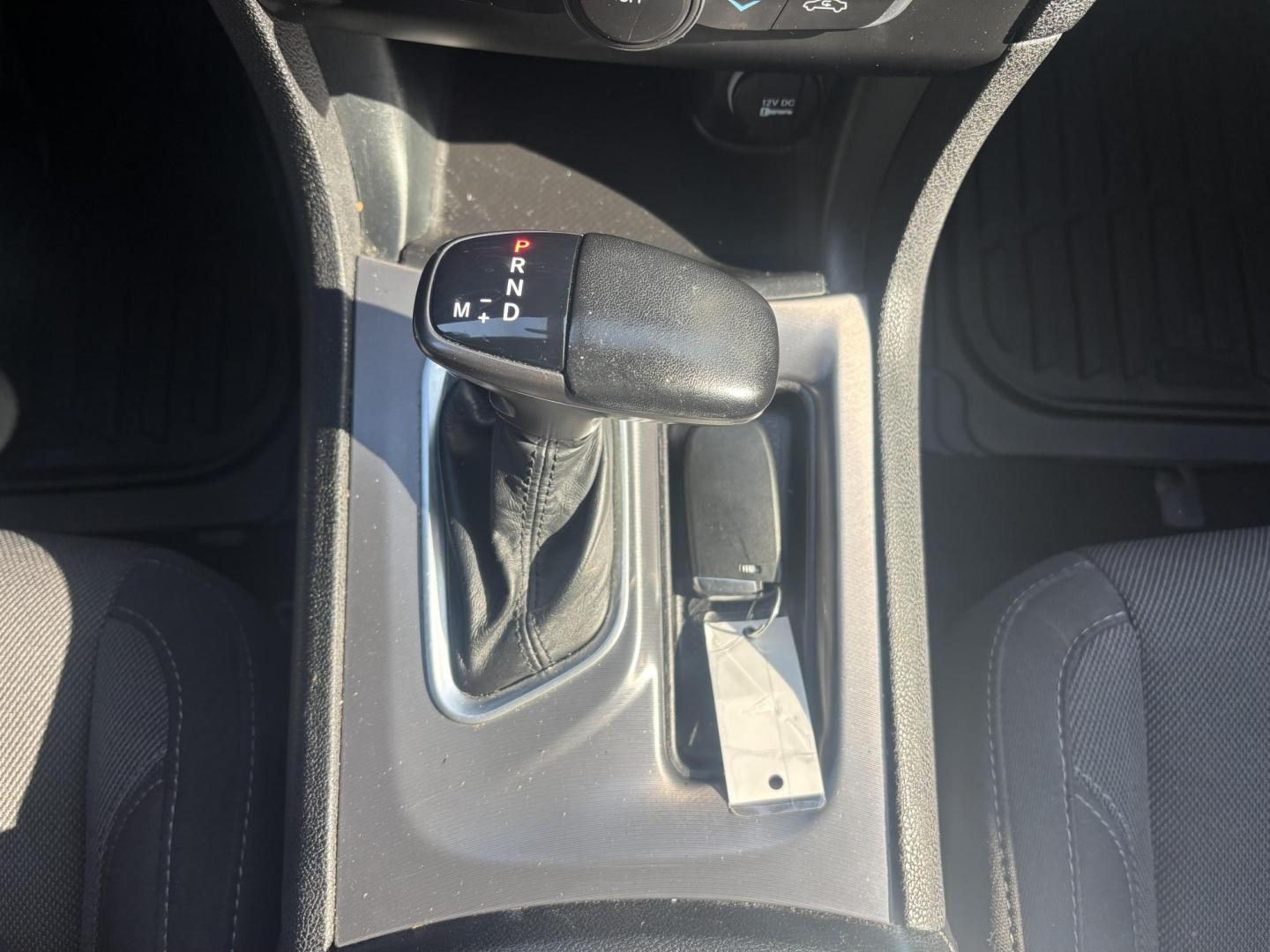 2019 White Dodge Charger (2C3CDXBG4KH) with an Pentastar 3.6L V-6 DOHC engine, located at 2401 E Main St., Grand Prairie, TX, 75050, (972) 262-4440, 32.748981, -96.969643 - Photo#3