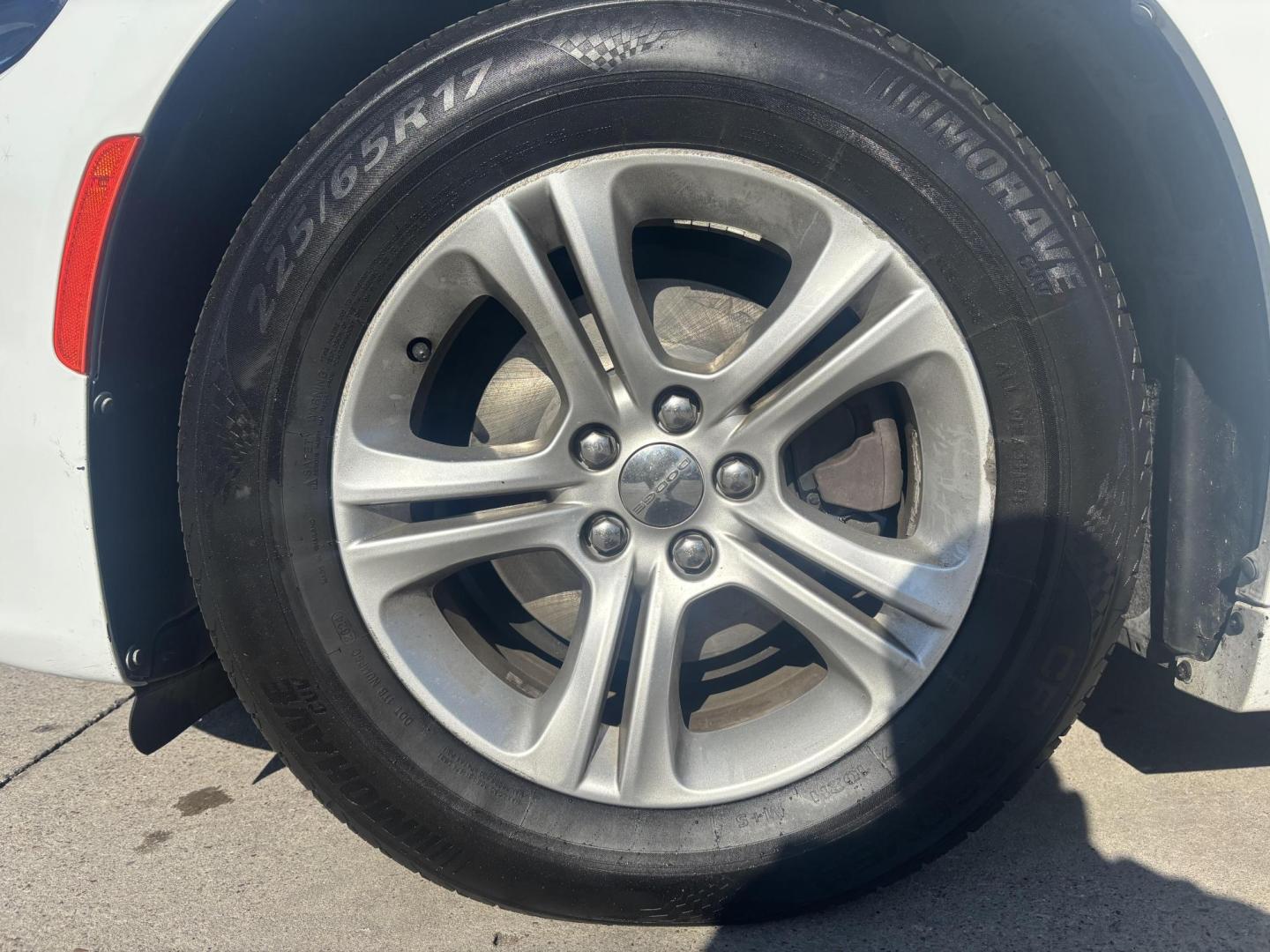 2019 White Dodge Charger (2C3CDXBG4KH) with an Pentastar 3.6L V-6 DOHC engine, located at 2401 E Main St., Grand Prairie, TX, 75050, (972) 262-4440, 32.748981, -96.969643 - Photo#5