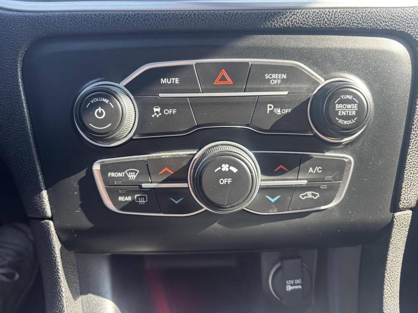 2019 White Dodge Charger (2C3CDXBG4KH) with an Pentastar 3.6L V-6 DOHC engine, located at 2401 E Main St., Grand Prairie, TX, 75050, (972) 262-4440, 32.748981, -96.969643 - Photo#14