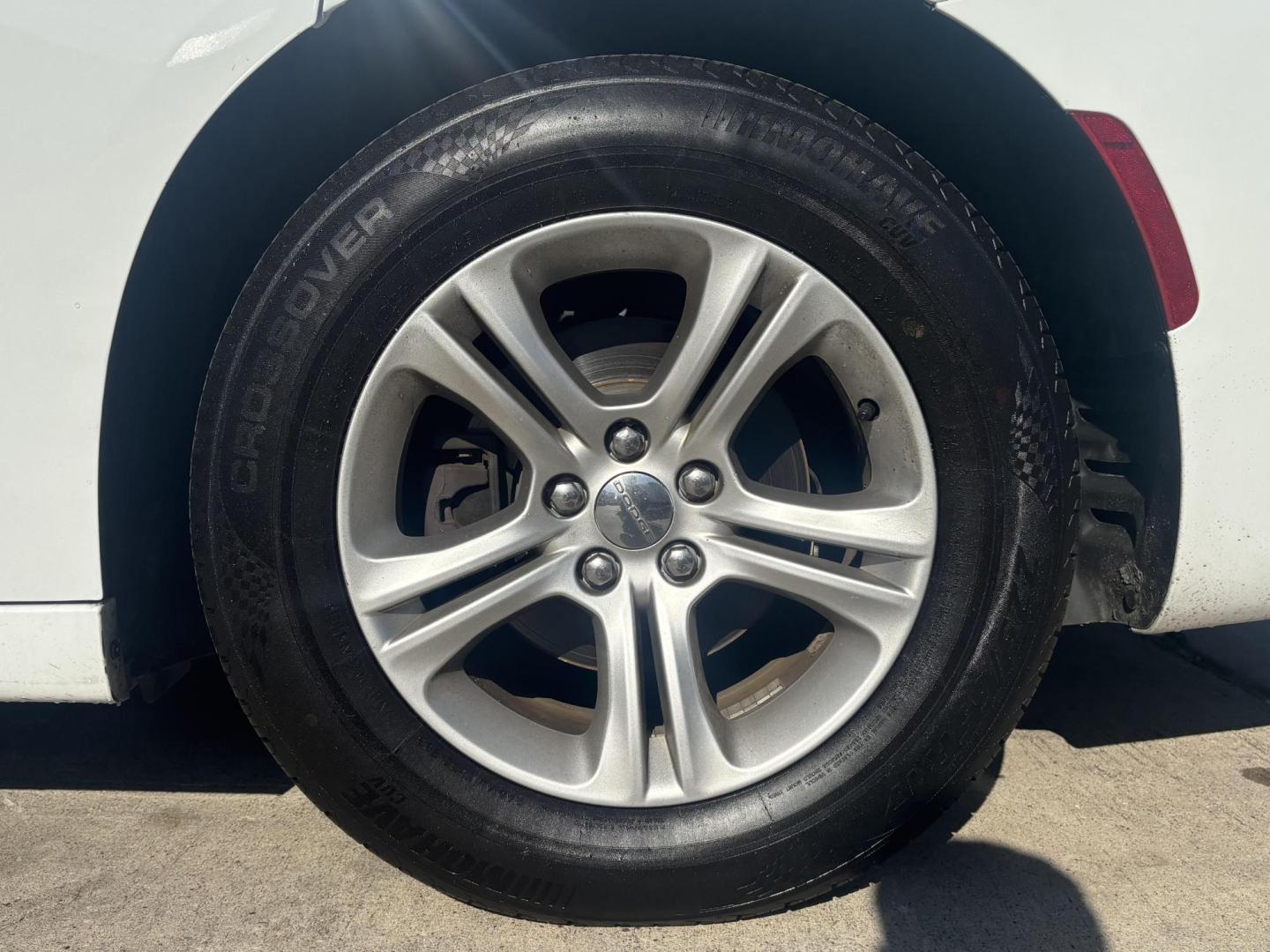 2019 White Dodge Charger (2C3CDXBG4KH) with an Pentastar 3.6L V-6 DOHC engine, located at 2401 E Main St., Grand Prairie, TX, 75050, (972) 262-4440, 32.748981, -96.969643 - Photo#19