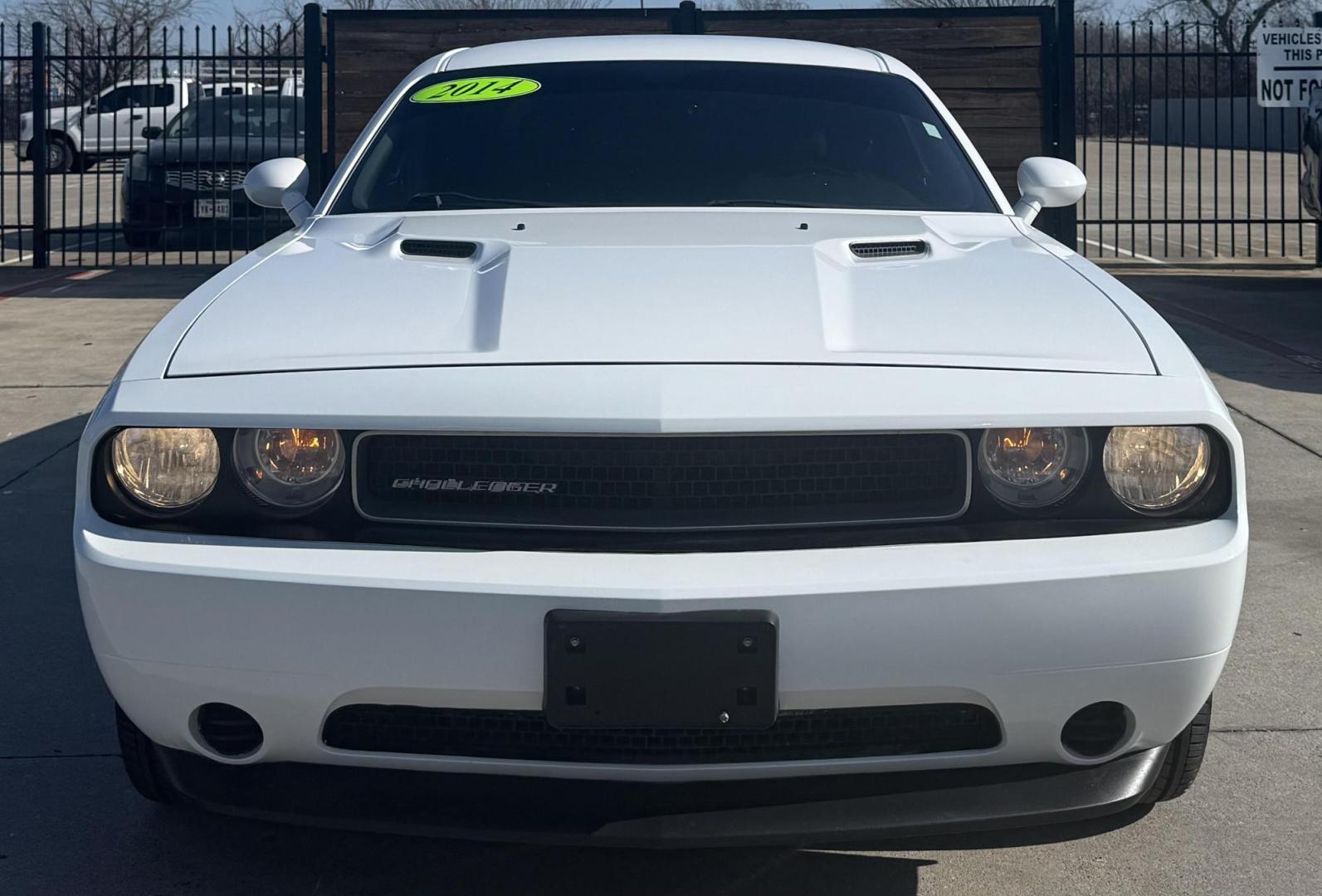 2014 White Dodge Challenger (2C3CDYAG5EH) with an 3.6L V-6 DOHC engine, located at 2401 E Main St., Grand Prairie, TX, 75050, (972) 262-4440, 32.748981, -96.969643 - Photo#1
