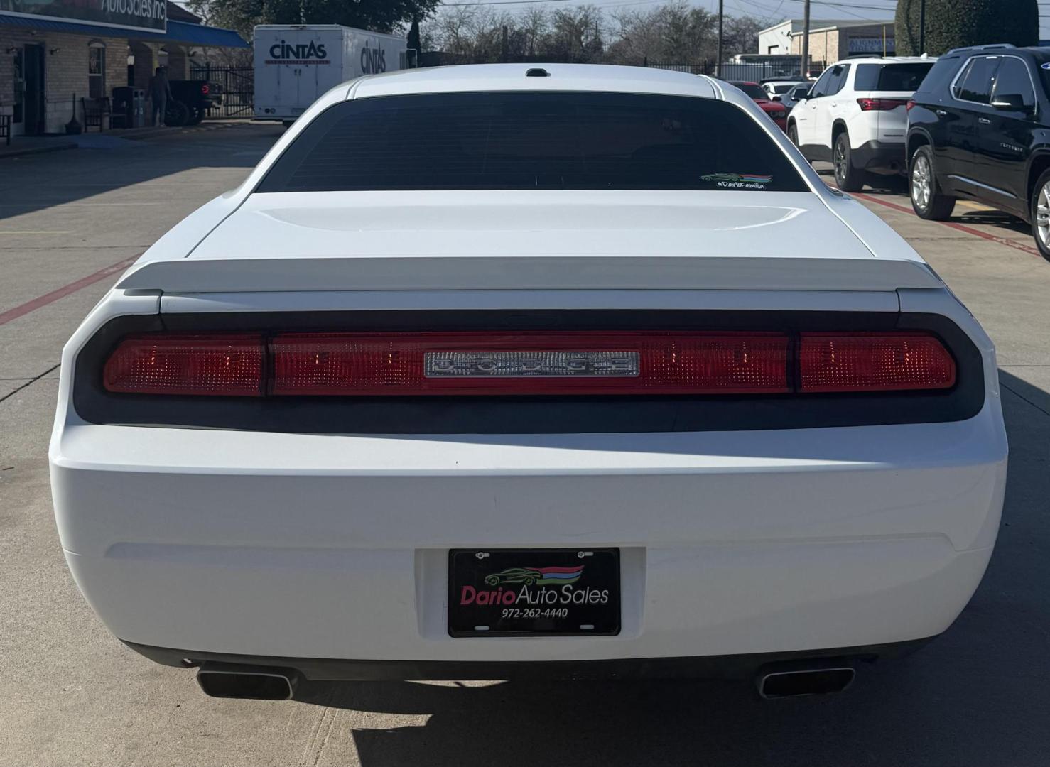 2014 White Dodge Challenger (2C3CDYAG5EH) with an 3.6L V-6 DOHC engine, located at 2401 E Main St., Grand Prairie, TX, 75050, (972) 262-4440, 32.748981, -96.969643 - Photo#8