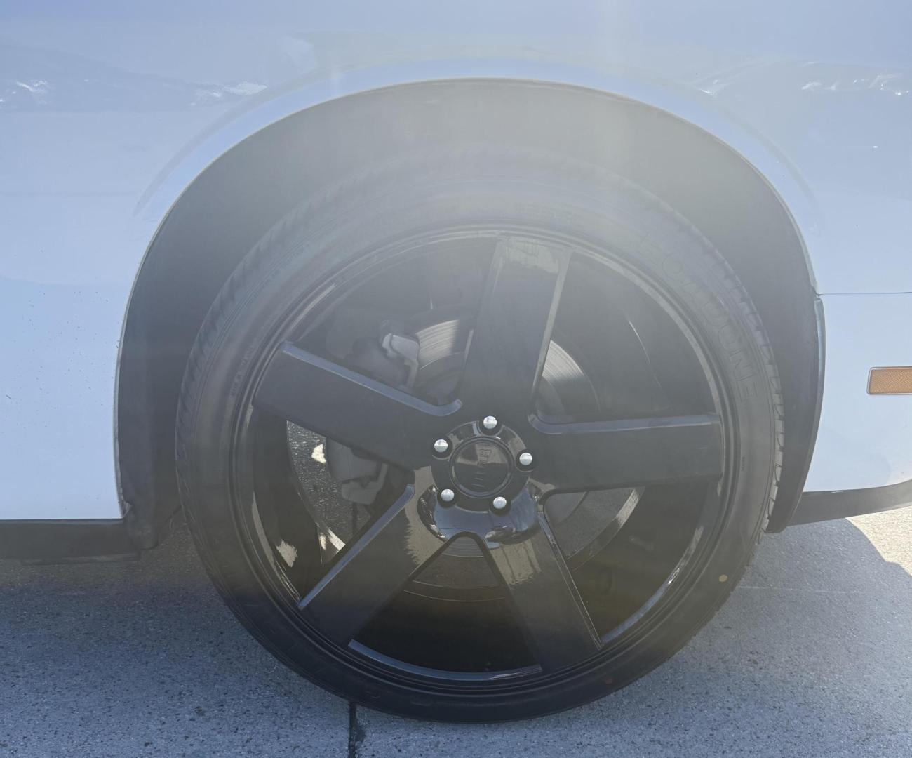 2014 White Dodge Challenger (2C3CDYAG5EH) with an 3.6L V-6 DOHC engine, located at 2401 E Main St., Grand Prairie, TX, 75050, (972) 262-4440, 32.748981, -96.969643 - Photo#11