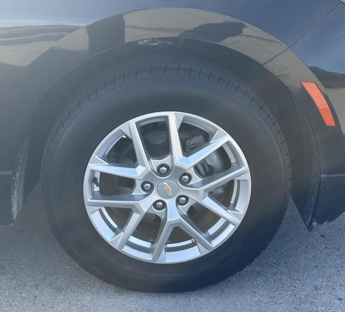 2022 Black Chevrolet Equinox (3GNAXKEV5NL) with an 1.5L I-4 gasoline direct injection engine, located at 2401 E Main St., Grand Prairie, TX, 75050, (972) 262-4440, 32.748981, -96.969643 - Photo#13