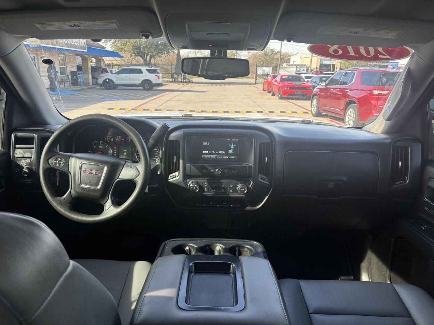 2018 White Gmc Sierra 1500 (3GTP1LEH1JG) with an 4.3L V6 F OHV 12V engine, located at 2401 E Main St., Grand Prairie, TX, 75050, (972) 262-4440, 32.748981, -96.969643 - Photo#19