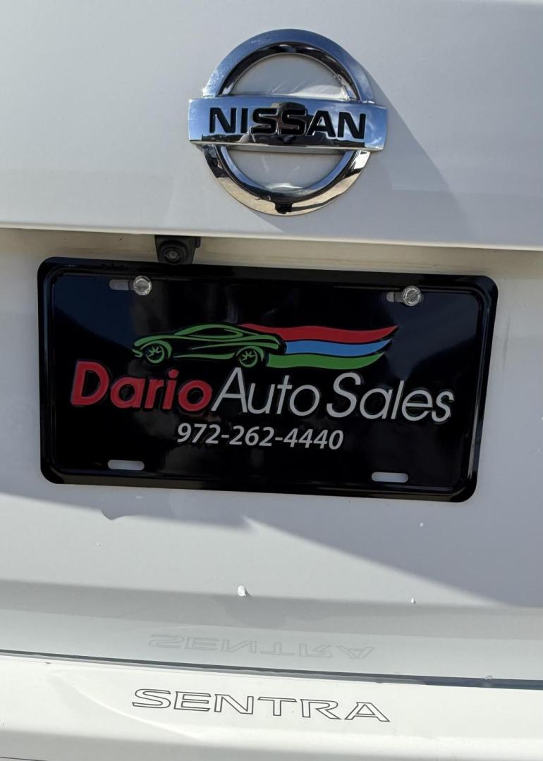 2022 White Nissan Sentra (3N1AB8BV7NY) with an 2L I-4 gasoline direct injection engine, located at 2401 E Main St., Grand Prairie, TX, 75050, (972) 262-4440, 32.748981, -96.969643 - Photo#8