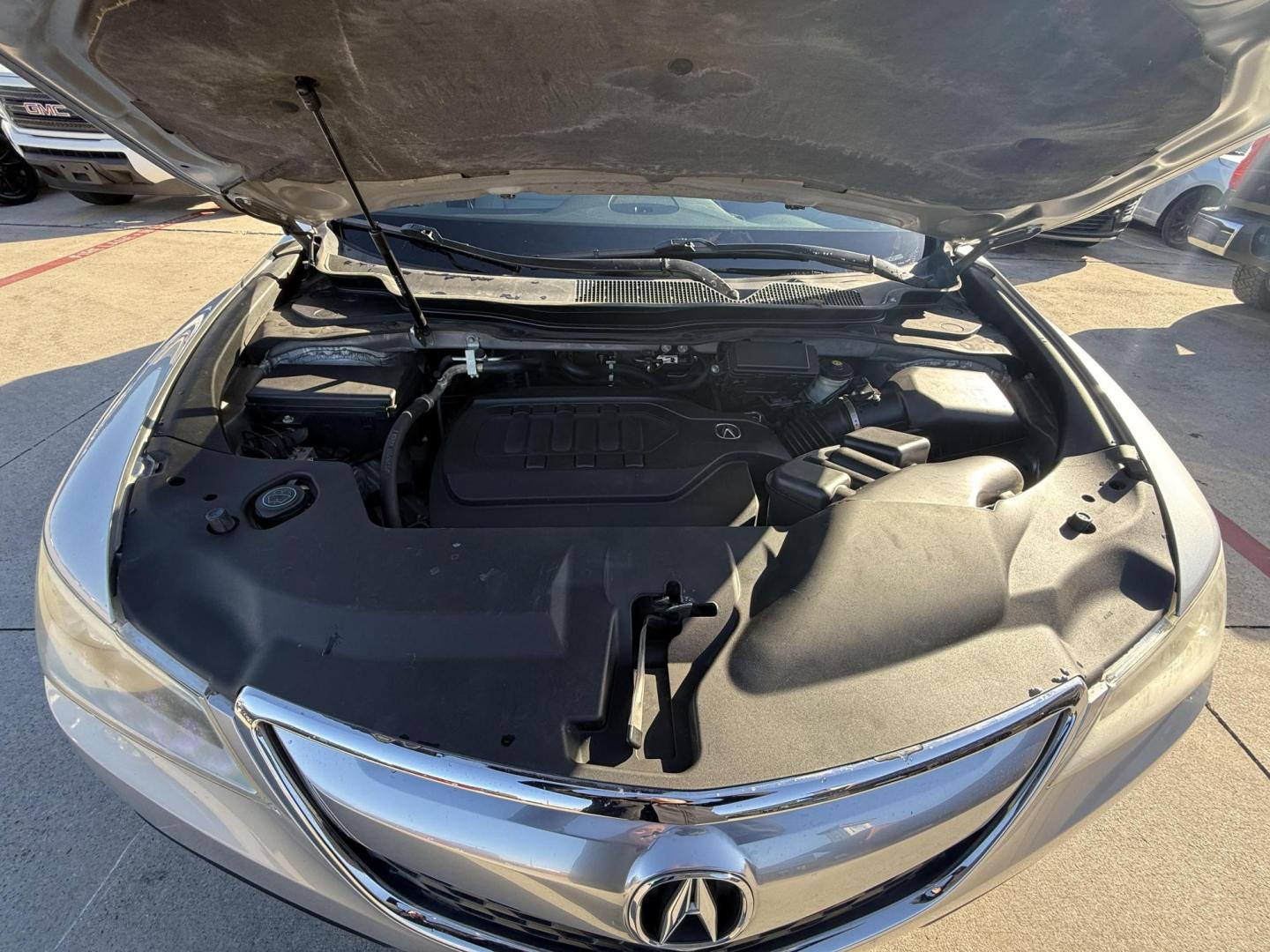 2015 Silver Acura Mdx (5FRYD3H48FB) with an 3.5L V-6 gasoline direct injection engine, located at 2401 E Main St., Grand Prairie, TX, 75050, (972) 262-4440, 32.748981, -96.969643 - Photo#24