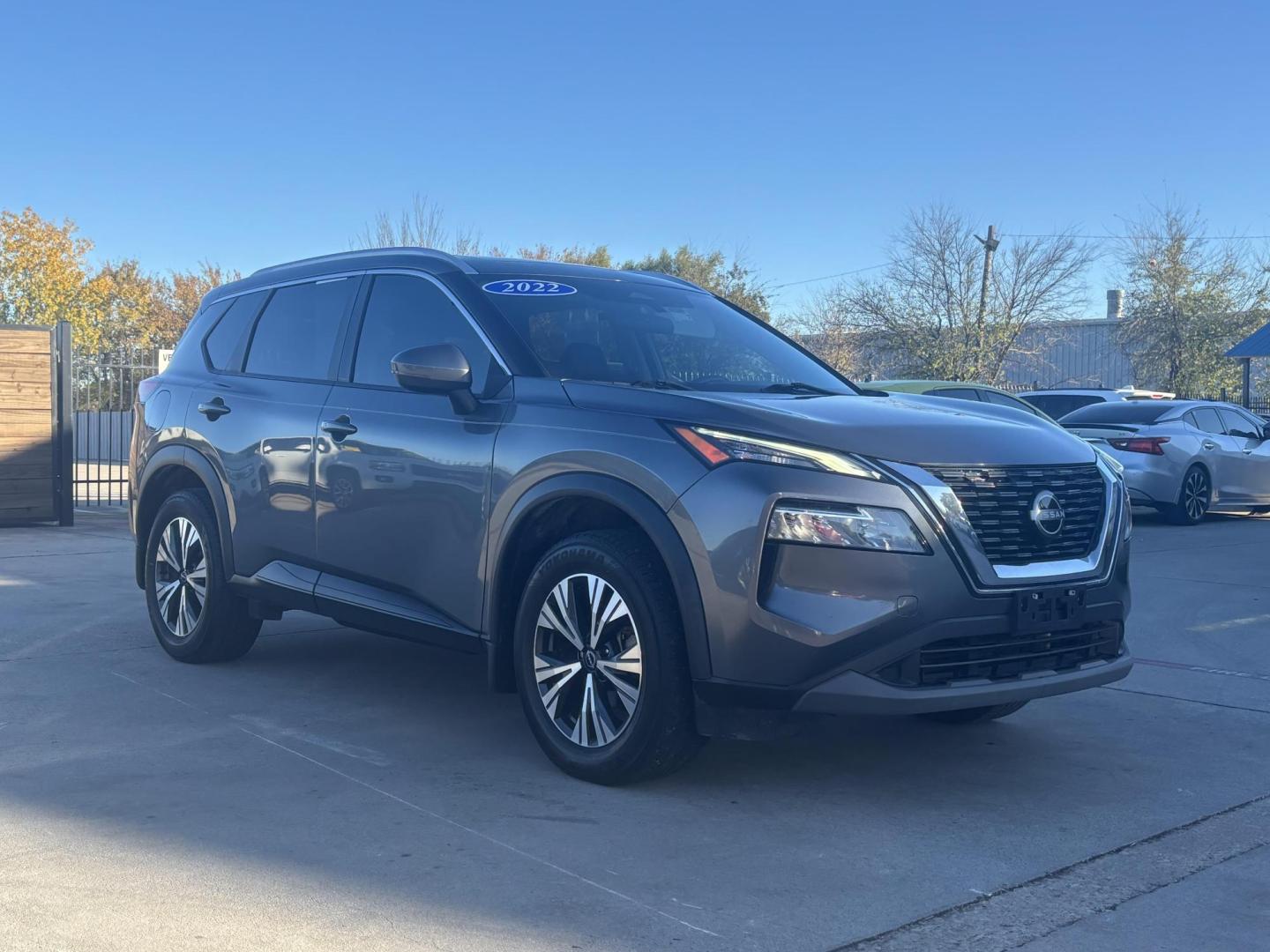 2022 Gray Nissan Rogue (5N1BT3BA0NC) with an VC-Turbo 1.5L I-3 gasoline direct injection engine, located at 2401 E Main St., Grand Prairie, TX, 75050, (972) 262-4440, 32.748981, -96.969643 - Photo#8