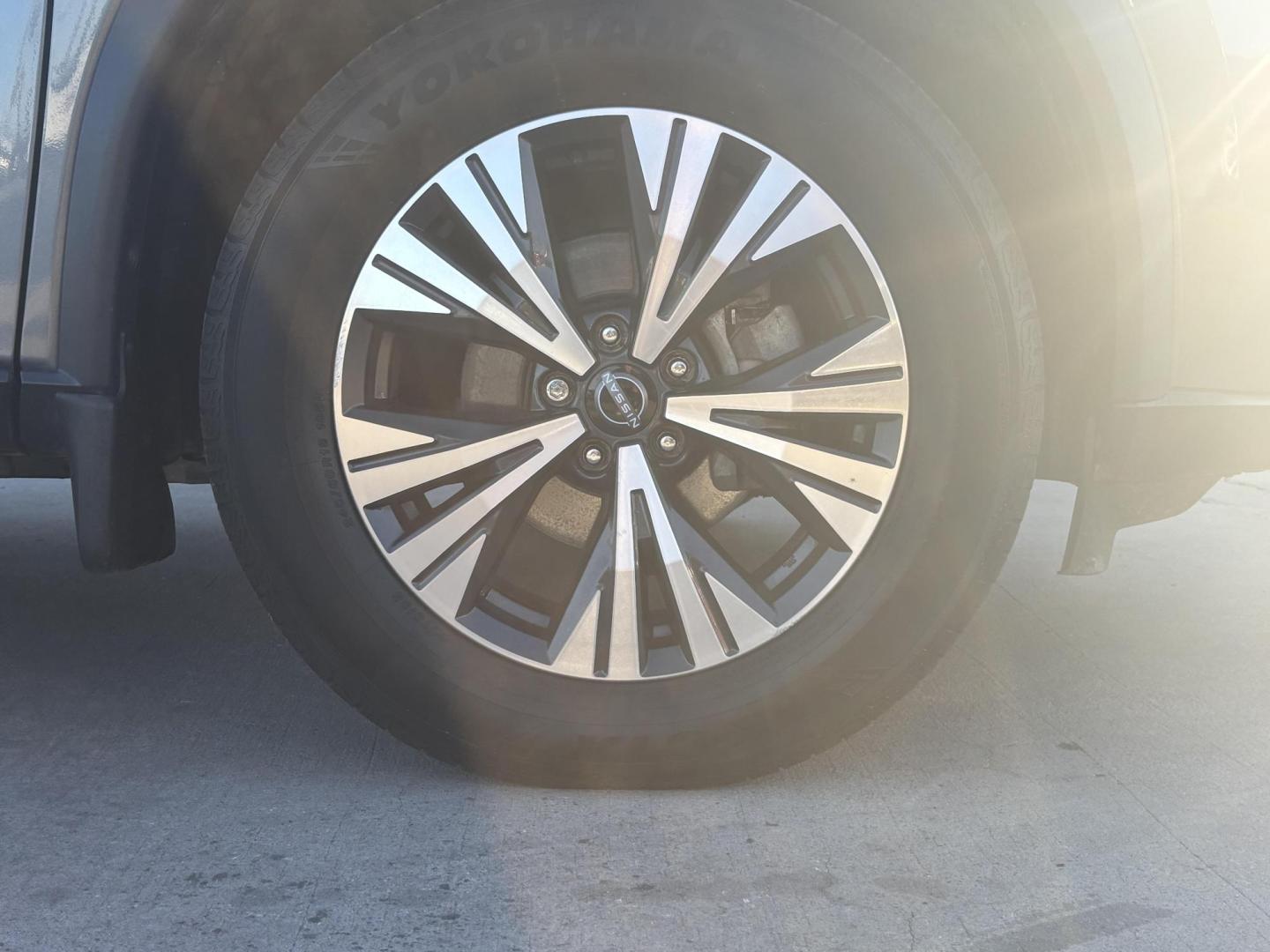 2022 Gray Nissan Rogue (5N1BT3BA0NC) with an VC-Turbo 1.5L I-3 gasoline direct injection engine, located at 2401 E Main St., Grand Prairie, TX, 75050, (972) 262-4440, 32.748981, -96.969643 - Photo#16