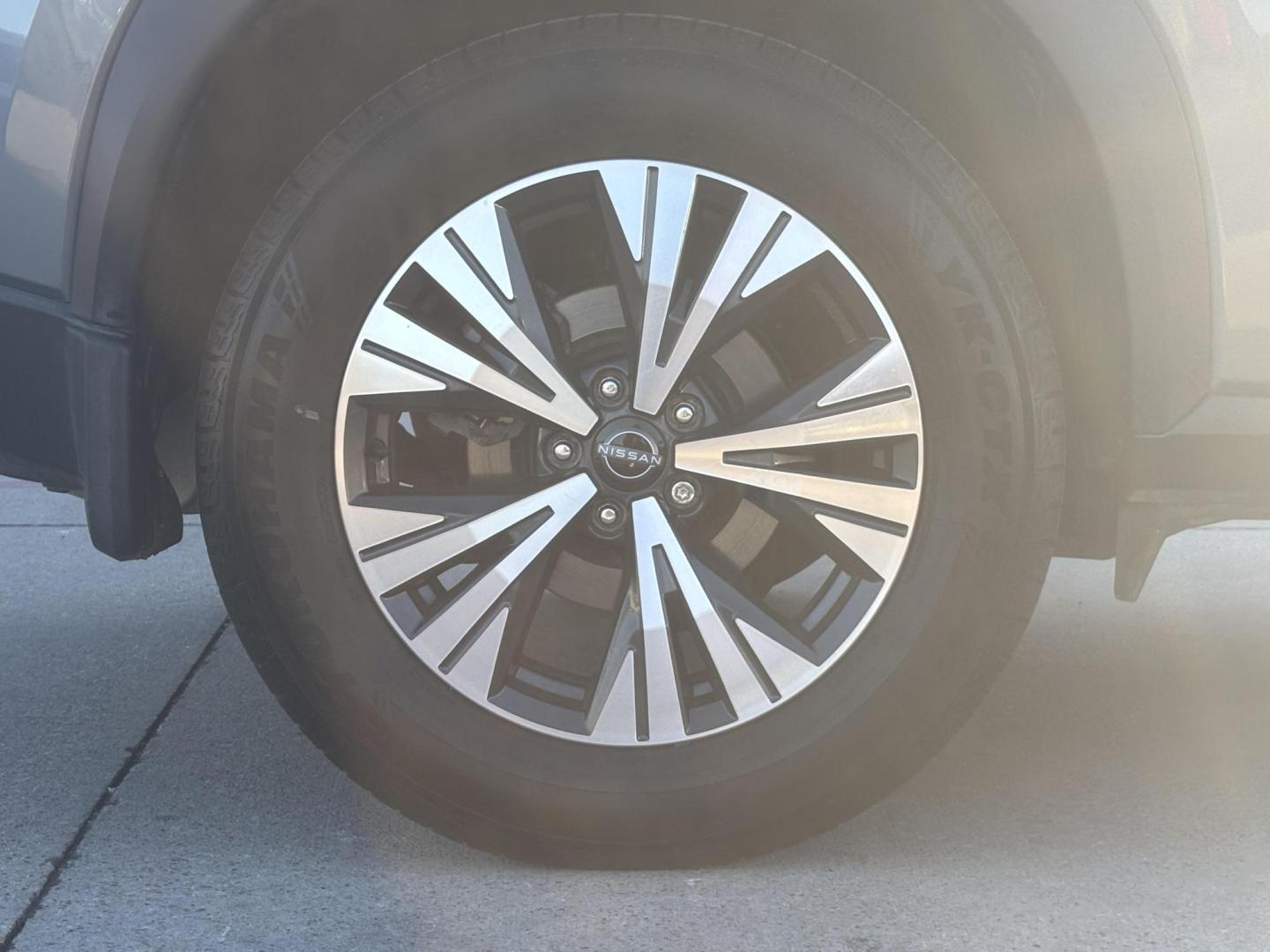 2022 Gray Nissan Rogue (5N1BT3BA0NC) with an VC-Turbo 1.5L I-3 gasoline direct injection engine, located at 2401 E Main St., Grand Prairie, TX, 75050, (972) 262-4440, 32.748981, -96.969643 - Photo#17