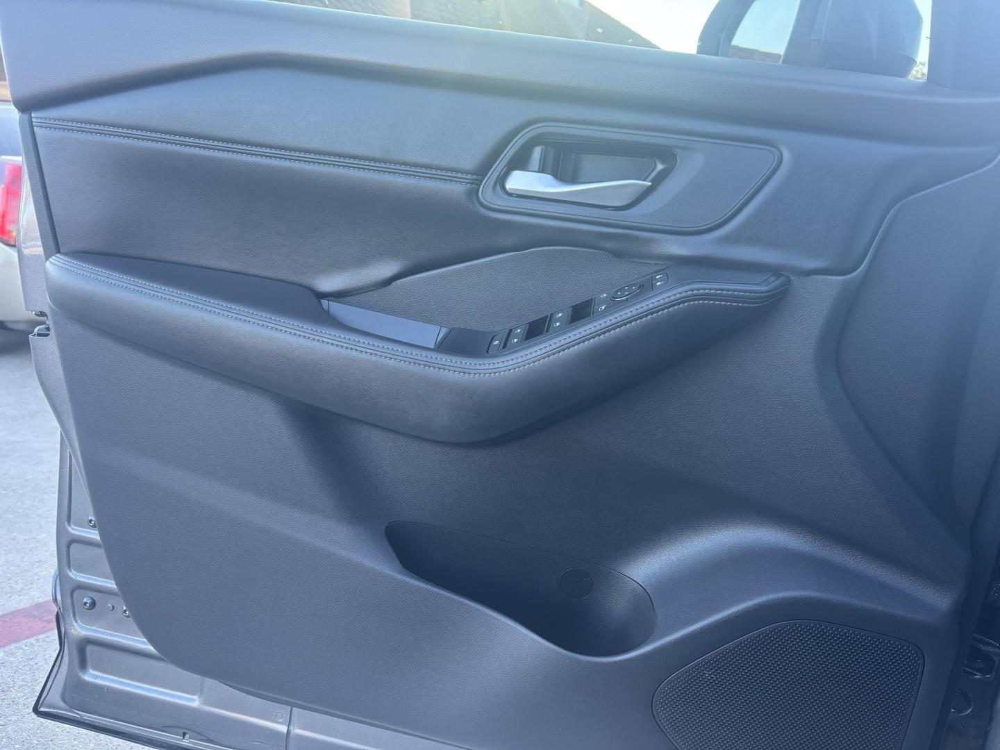 2022 Gray Nissan Rogue (5N1BT3BA0NC) with an VC-Turbo 1.5L I-3 gasoline direct injection engine, located at 2401 E Main St., Grand Prairie, TX, 75050, (972) 262-4440, 32.748981, -96.969643 - Photo#21