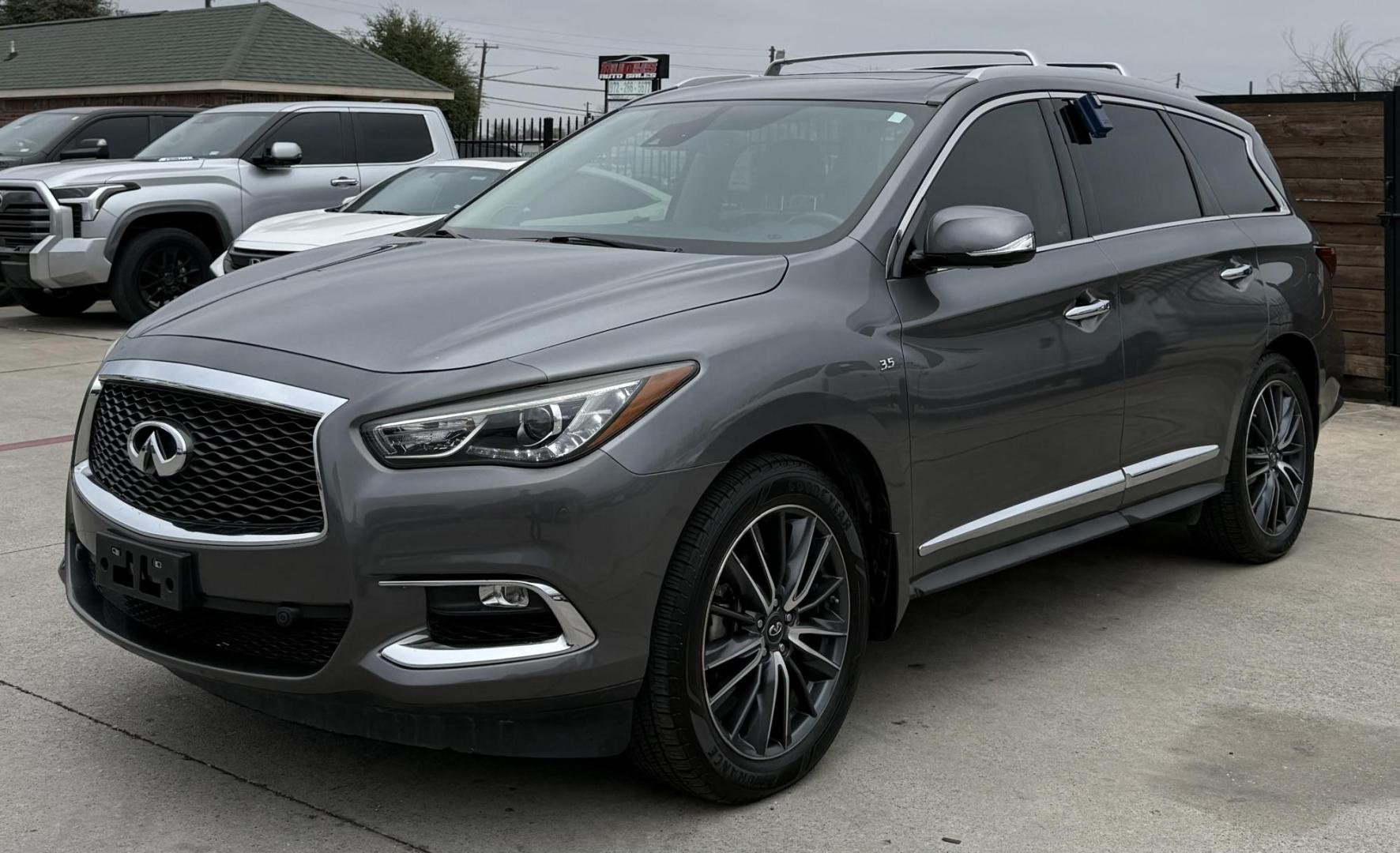 2018 Gray Infiniti Qx60 (5N1DL0MN6JC) with an 3.5L V6 engine, located at 2401 E Main St., Grand Prairie, TX, 75050, (972) 262-4440, 32.748981, -96.969643 - Photo#0