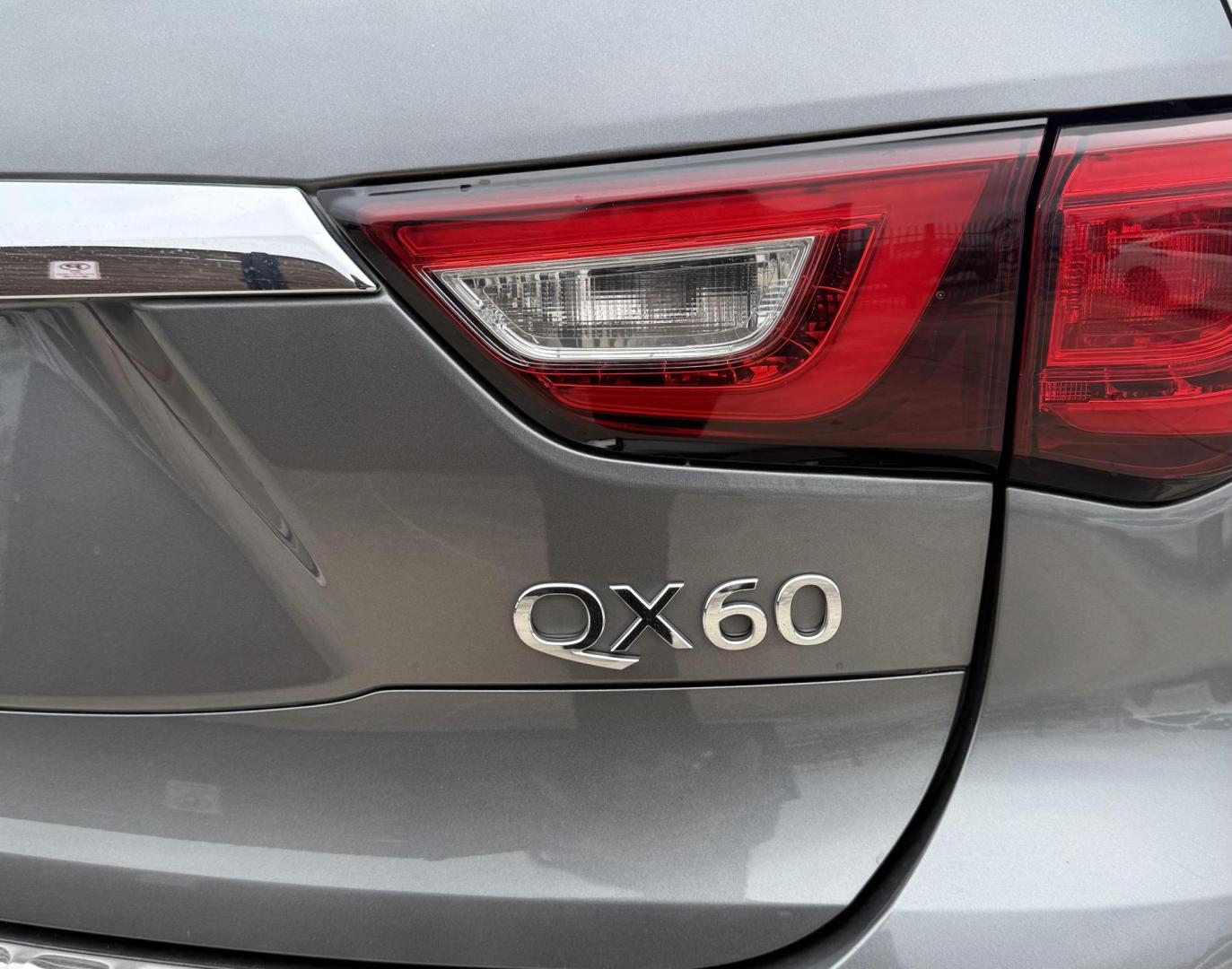 2018 Gray Infiniti Qx60 (5N1DL0MN6JC) with an 3.5L V6 engine, located at 2401 E Main St., Grand Prairie, TX, 75050, (972) 262-4440, 32.748981, -96.969643 - Photo#8