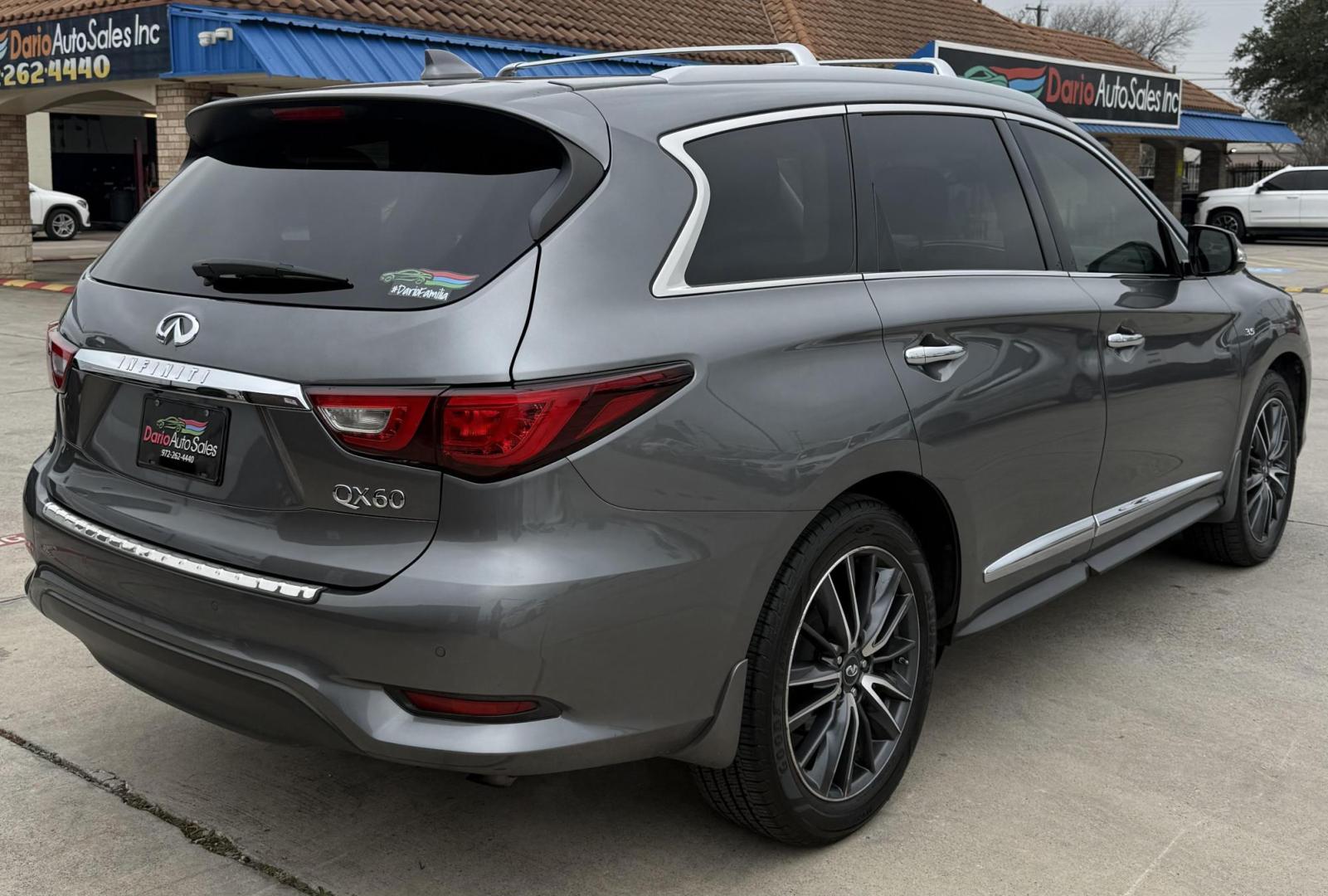 2018 Gray Infiniti Qx60 (5N1DL0MN6JC) with an 3.5L V6 engine, located at 2401 E Main St., Grand Prairie, TX, 75050, (972) 262-4440, 32.748981, -96.969643 - Photo#9