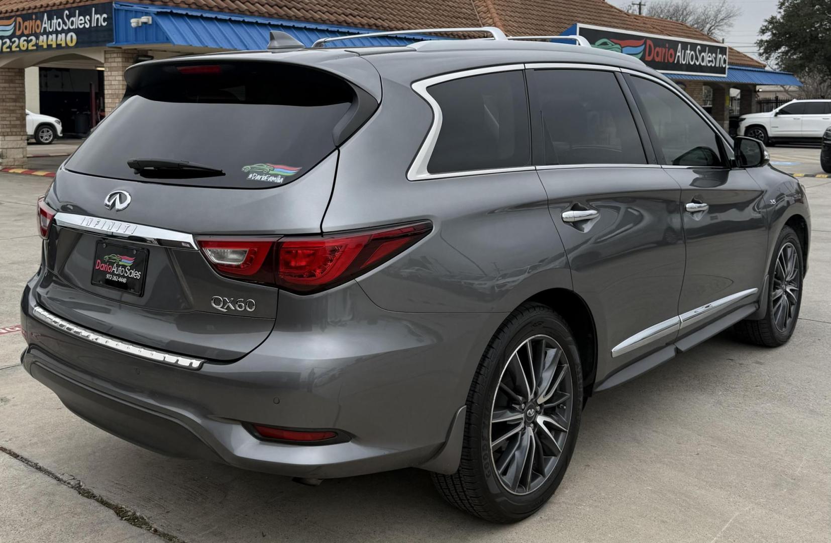 2018 Gray Infiniti Qx60 (5N1DL0MN6JC) with an 3.5L V6 engine, located at 2401 E Main St., Grand Prairie, TX, 75050, (972) 262-4440, 32.748981, -96.969643 - Photo#10