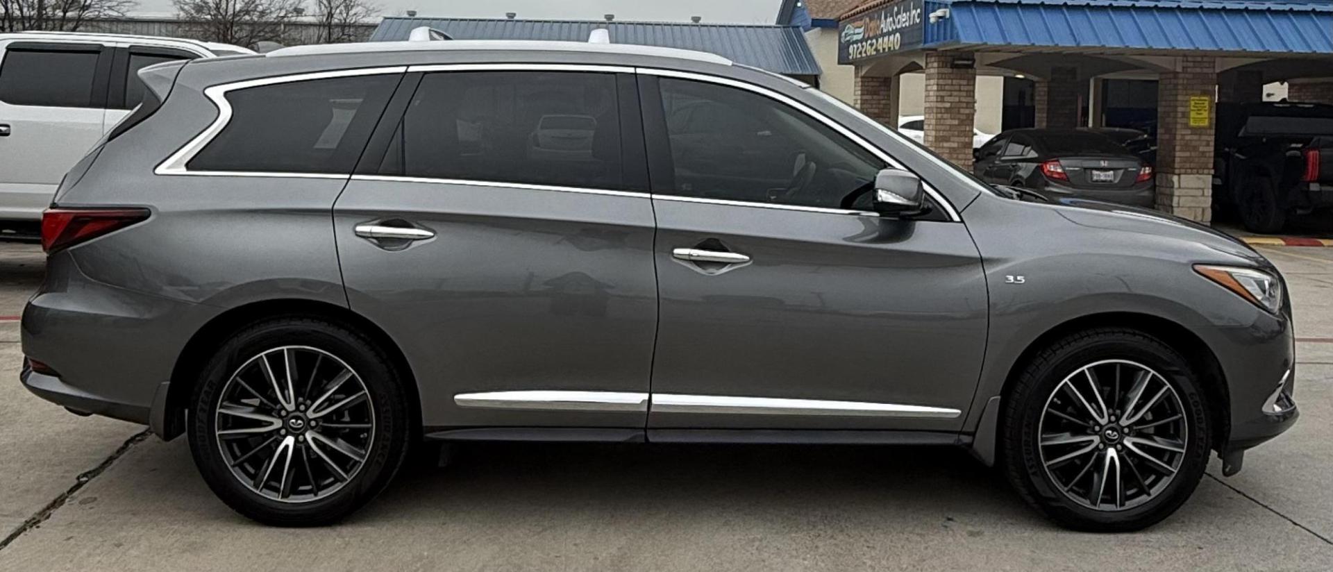 2018 Gray Infiniti Qx60 (5N1DL0MN6JC) with an 3.5L V6 engine, located at 2401 E Main St., Grand Prairie, TX, 75050, (972) 262-4440, 32.748981, -96.969643 - Photo#12