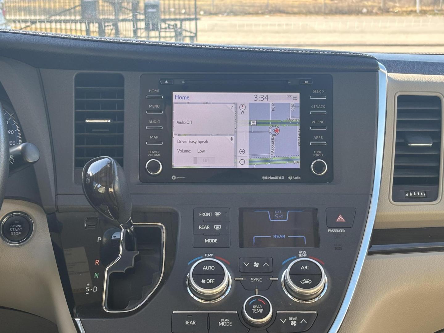 2018 White Toyota Sienna (5TDYZ3DC5JS) with an 3.5L V-6 port/direct injection engine, located at 2401 E Main St., Grand Prairie, TX, 75050, (972) 262-4440, 32.748981, -96.969643 - Photo#7