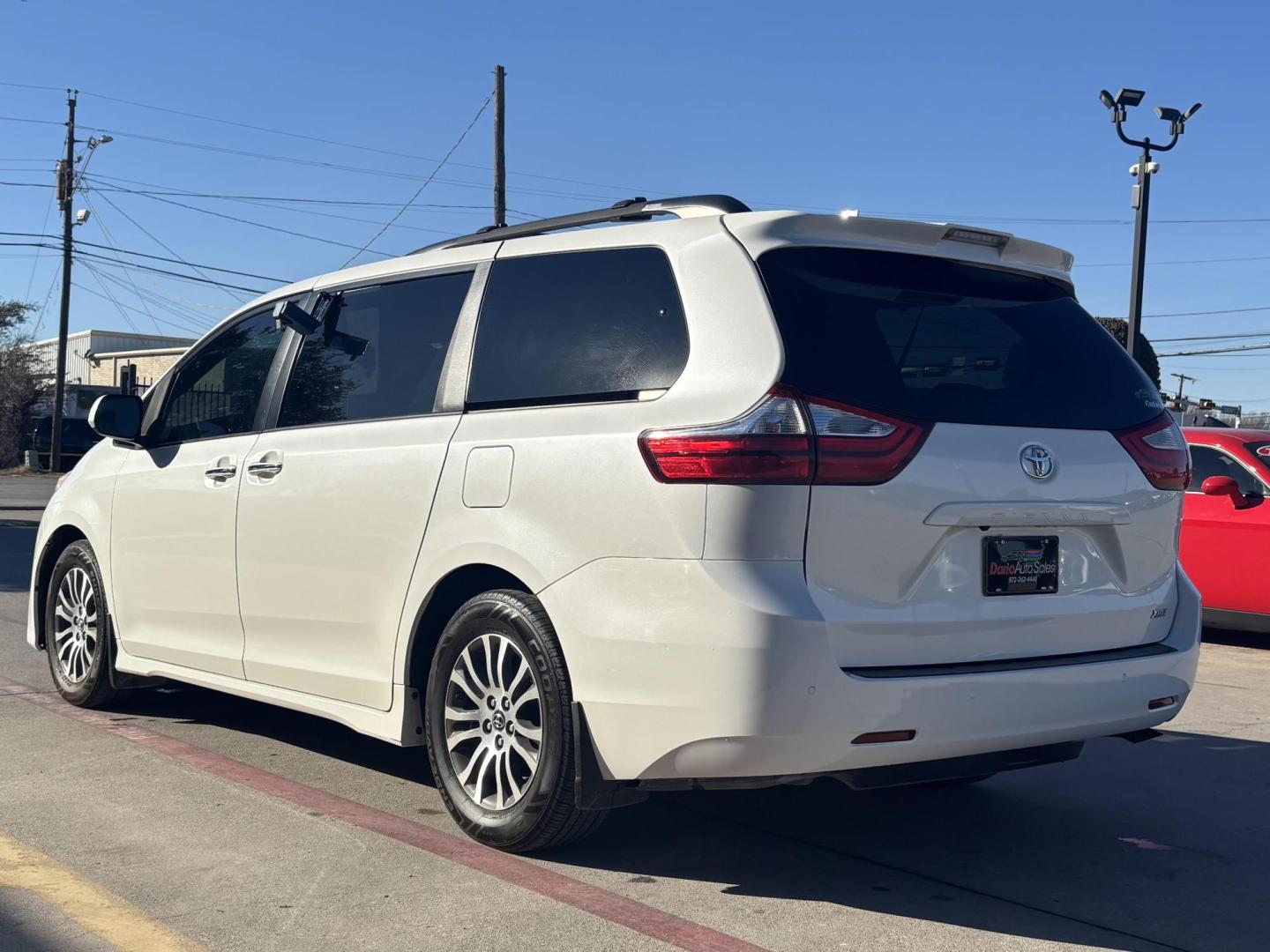2018 White Toyota Sienna (5TDYZ3DC5JS) with an 3.5L V-6 port/direct injection engine, located at 2401 E Main St., Grand Prairie, TX, 75050, (972) 262-4440, 32.748981, -96.969643 - Photo#13