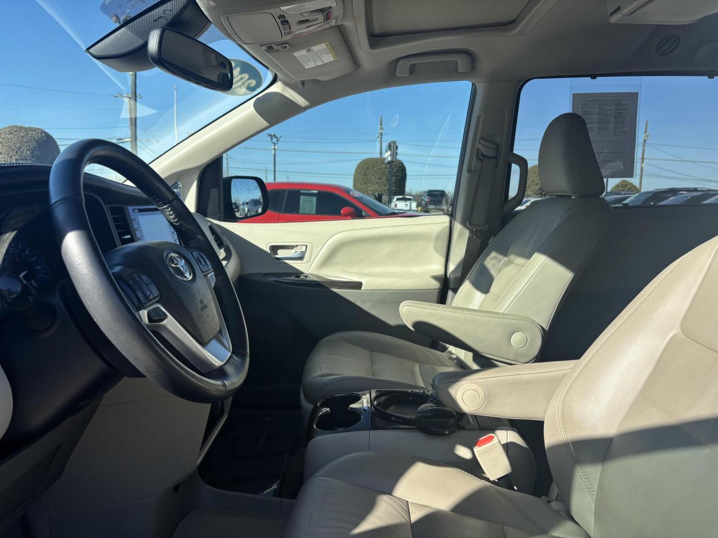 2018 White Toyota Sienna (5TDYZ3DC5JS) with an 3.5L V-6 port/direct injection engine, located at 2401 E Main St., Grand Prairie, TX, 75050, (972) 262-4440, 32.748981, -96.969643 - Photo#18