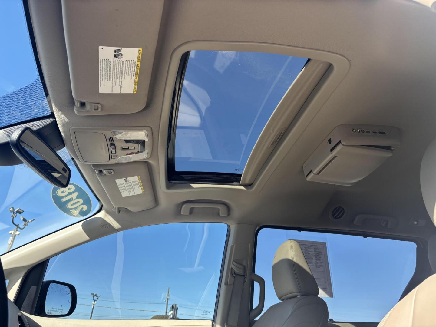 2018 White Toyota Sienna (5TDYZ3DC5JS) with an 3.5L V-6 port/direct injection engine, located at 2401 E Main St., Grand Prairie, TX, 75050, (972) 262-4440, 32.748981, -96.969643 - Photo#25