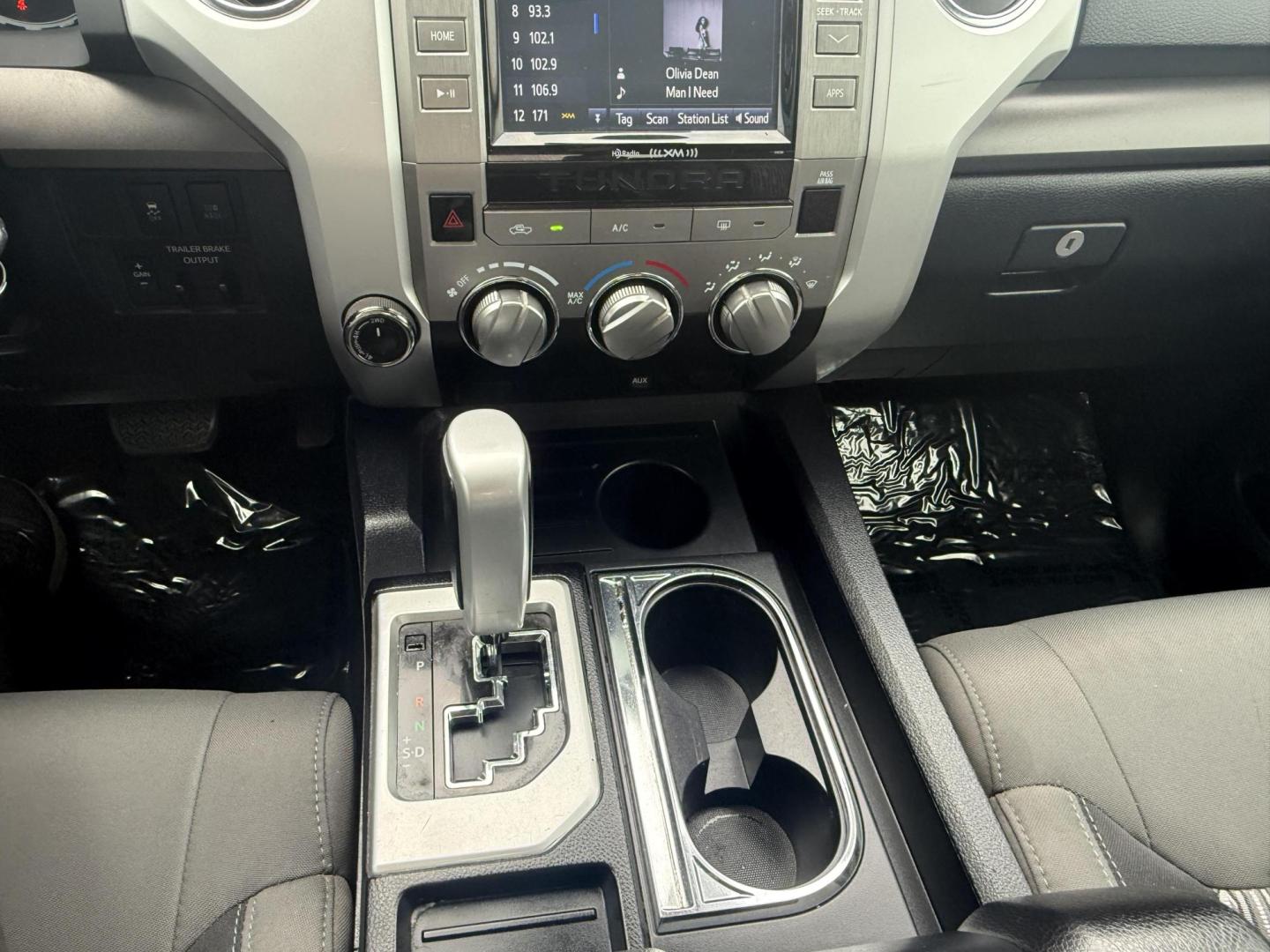 2018 Black Toyota Tundra (5TFDY5F13JX) with an I-FORCE 5.7L V-8 DOHC engine, located at 2401 E Main St., Grand Prairie, TX, 75050, (972) 262-4440, 32.748981, -96.969643 - Photo#19