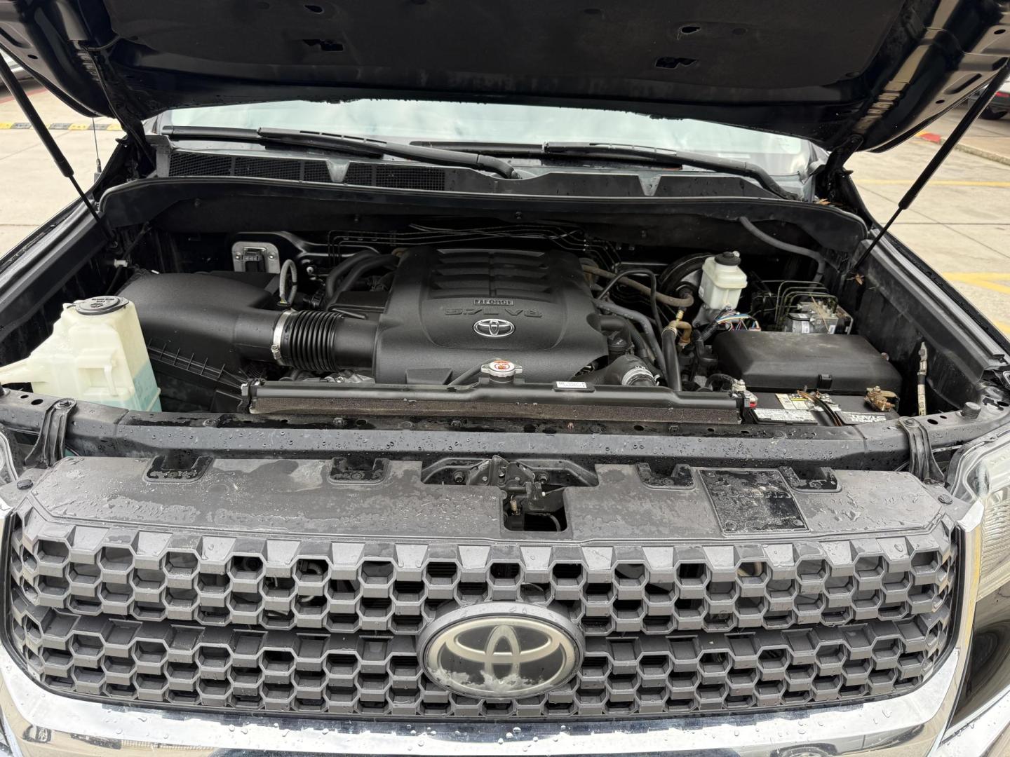 2018 Black Toyota Tundra (5TFDY5F13JX) with an I-FORCE 5.7L V-8 DOHC engine, located at 2401 E Main St., Grand Prairie, TX, 75050, (972) 262-4440, 32.748981, -96.969643 - Photo#27