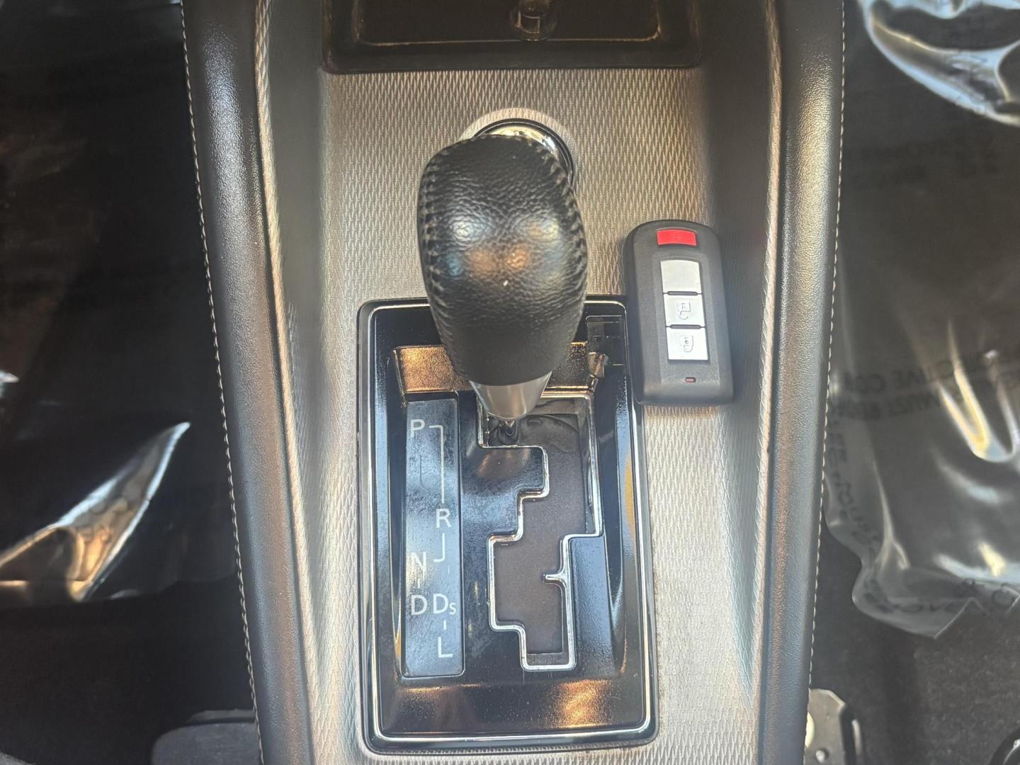 2021 Silver Mitsubishi Outlander Sport (JA4ARUAU3MU) with an 2.0L L4 DOHC 16V engine, located at 2401 E Main St., Grand Prairie, TX, 75050, (972) 262-4440, 32.748981, -96.969643 - Photo#3