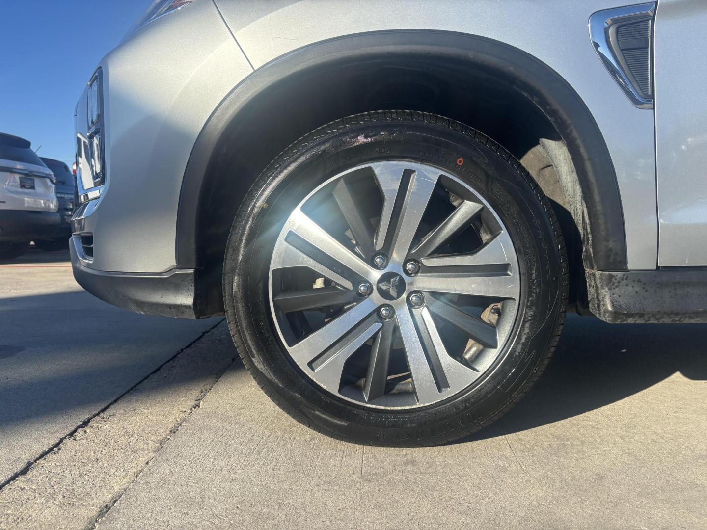 2021 Silver Mitsubishi Outlander Sport (JA4ARUAU3MU) with an 2.0L L4 DOHC 16V engine, located at 2401 E Main St., Grand Prairie, TX, 75050, (972) 262-4440, 32.748981, -96.969643 - Photo#4