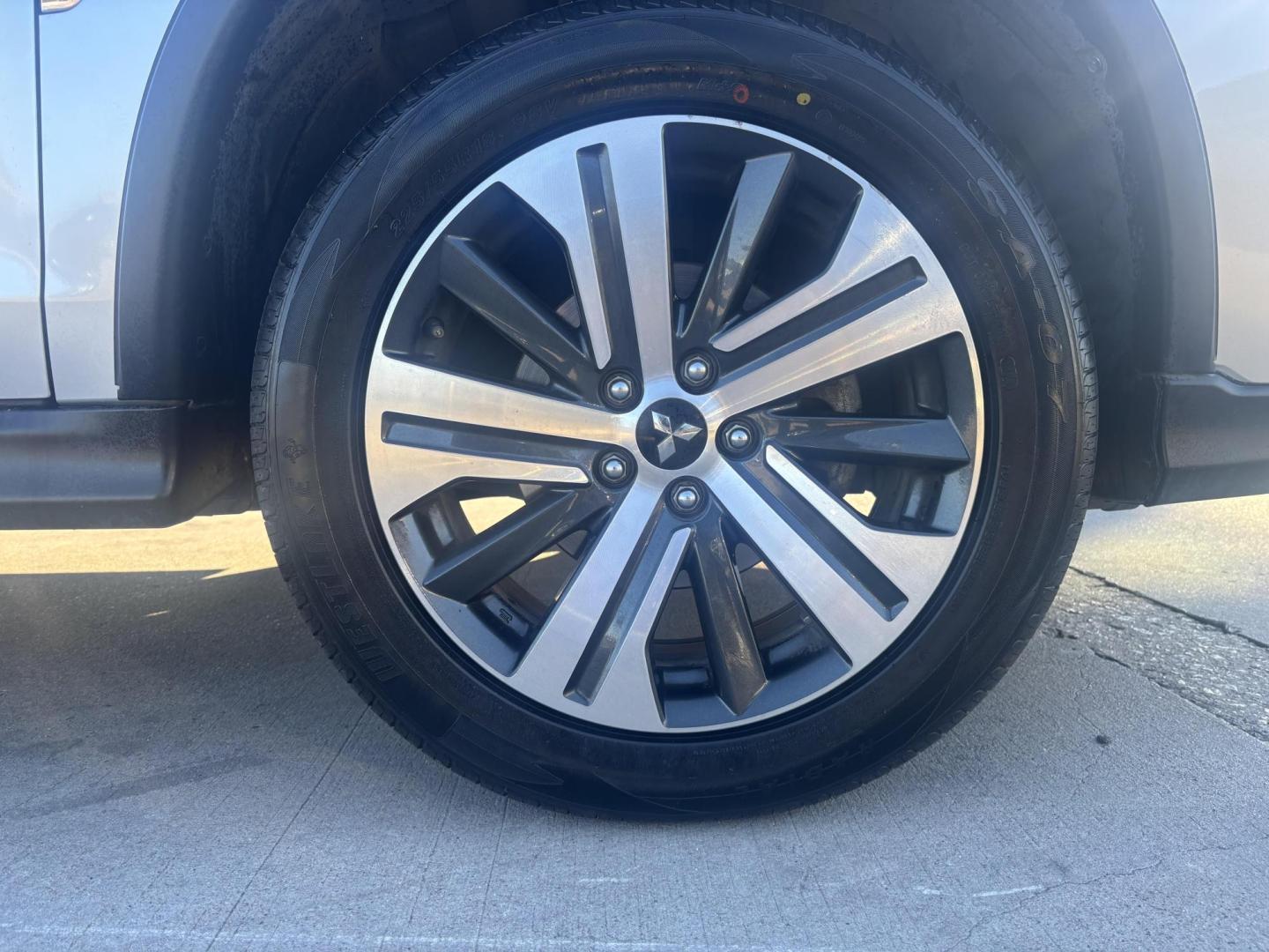 2021 Silver Mitsubishi Outlander Sport (JA4ARUAU3MU) with an 2.0L L4 DOHC 16V engine, located at 2401 E Main St., Grand Prairie, TX, 75050, (972) 262-4440, 32.748981, -96.969643 - Photo#6