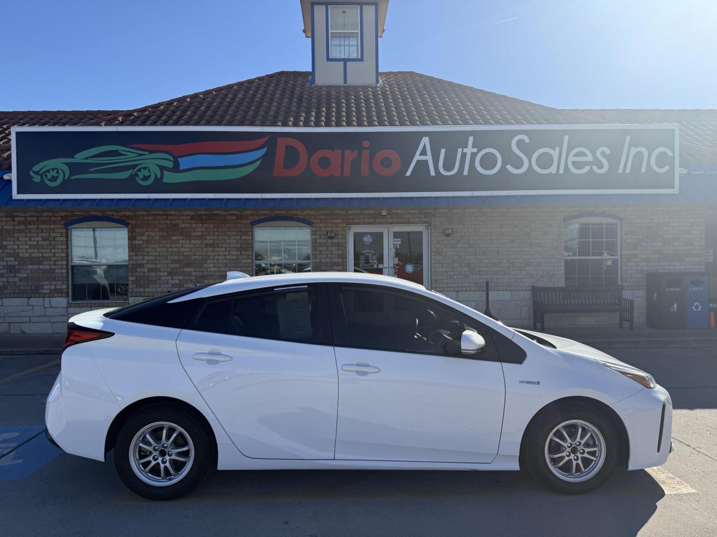 2021 Wind Chill Pearl /Black, cloth Harvest Beige, cloth Moonstone, cloth Toyota Prius 74087 (JTDKAMFU5M3) with an 1.8L L4 DOHC 16V HYBRID engine, Continuously Variable Transmission transmission, located at 2401 E Main St., Grand Prairie, TX, 75050, (972) 262-4440, 32.748981, -96.969643 - Photo#8