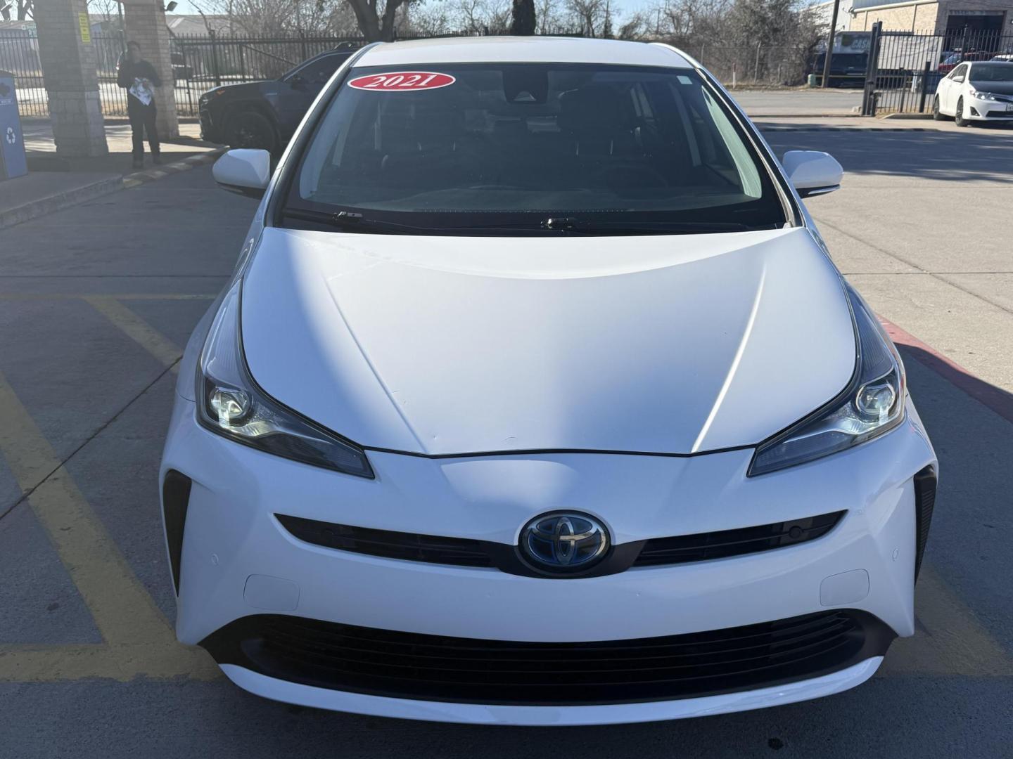 2021 Wind Chill Pearl /Black, cloth Harvest Beige, cloth Moonstone, cloth Toyota Prius 74087 (JTDKAMFU5M3) with an 1.8L L4 DOHC 16V HYBRID engine, Continuously Variable Transmission transmission, located at 2401 E Main St., Grand Prairie, TX, 75050, (972) 262-4440, 32.748981, -96.969643 - Photo#13