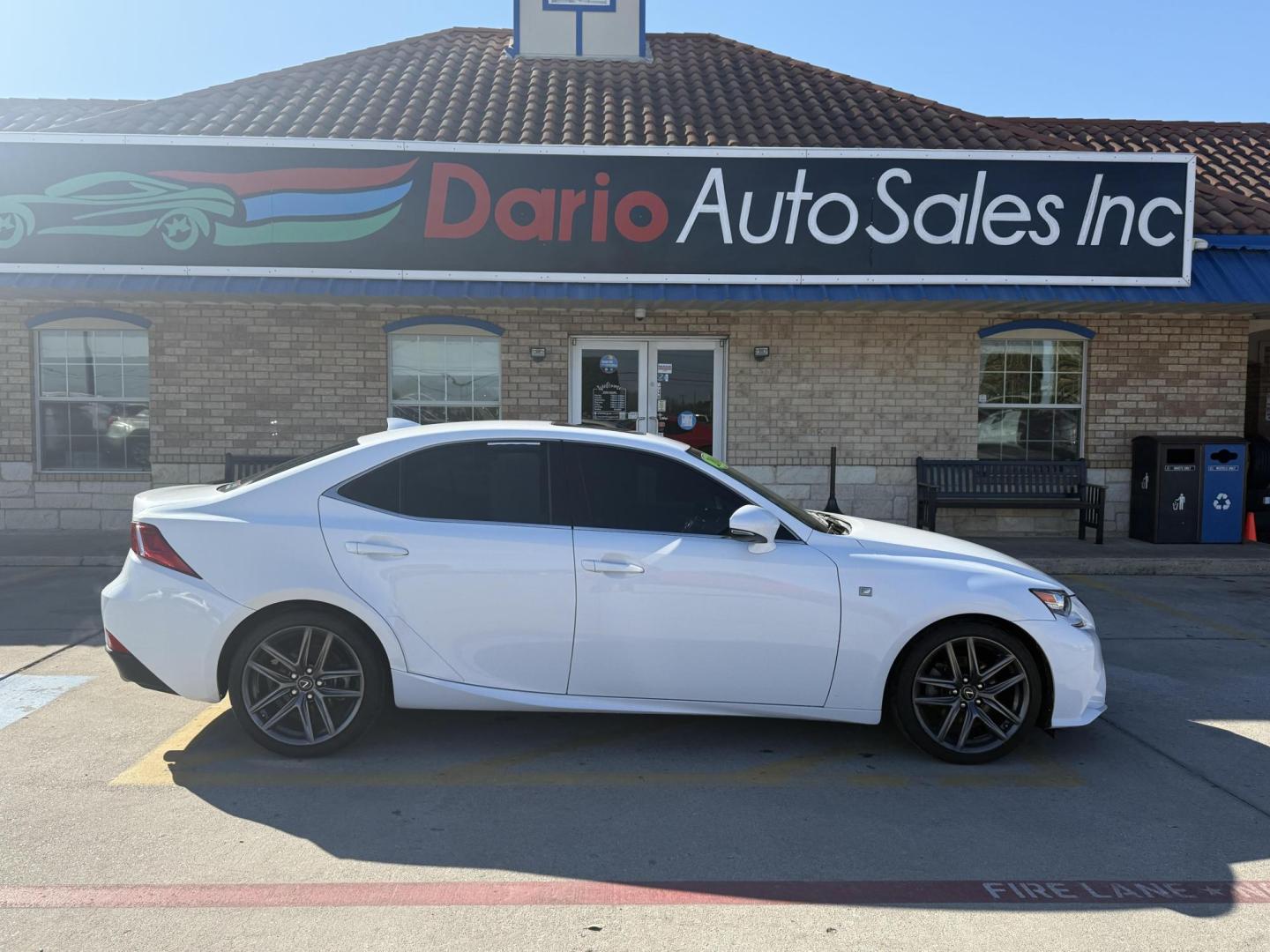 2014 White Lexus Is 250 (JTHBF1D2XE5) with an 2.5L V6 engine, located at 2401 E Main St., Grand Prairie, TX, 75050, (972) 262-4440, 32.748981, -96.969643 - Photo#5