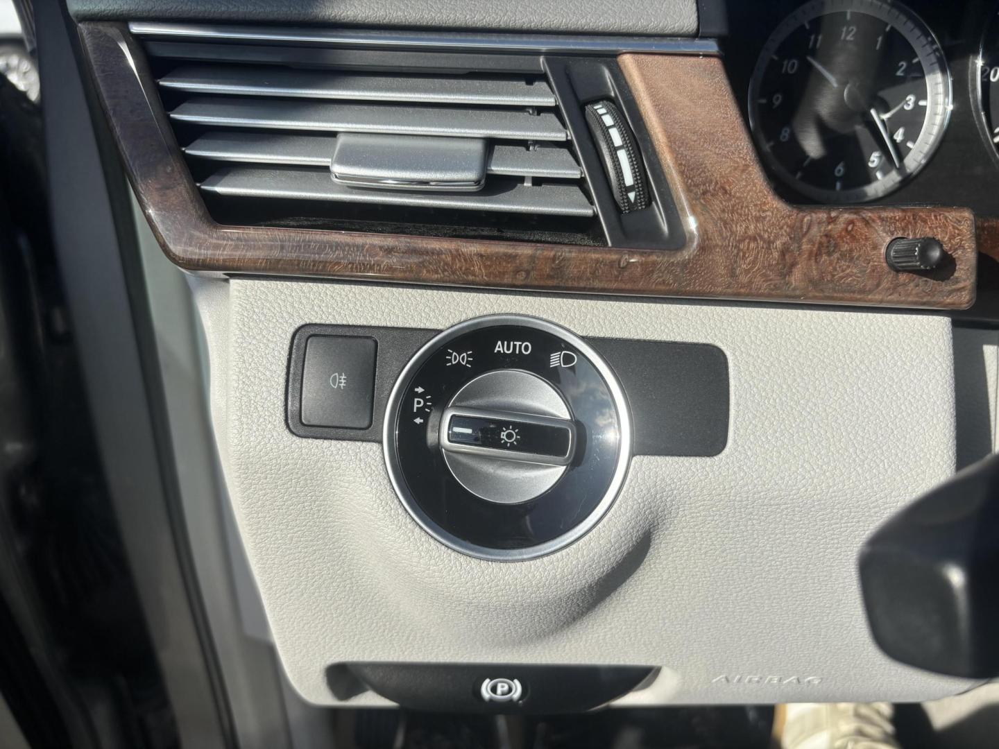 2013 Silver Mercedes-Benz E 350 (WDDHF5KB2DA) with an 3.5L V6 F DOHC 24V engine, located at 2401 E Main St., Grand Prairie, TX, 75050, (972) 262-4440, 32.748981, -96.969643 - Photo#8