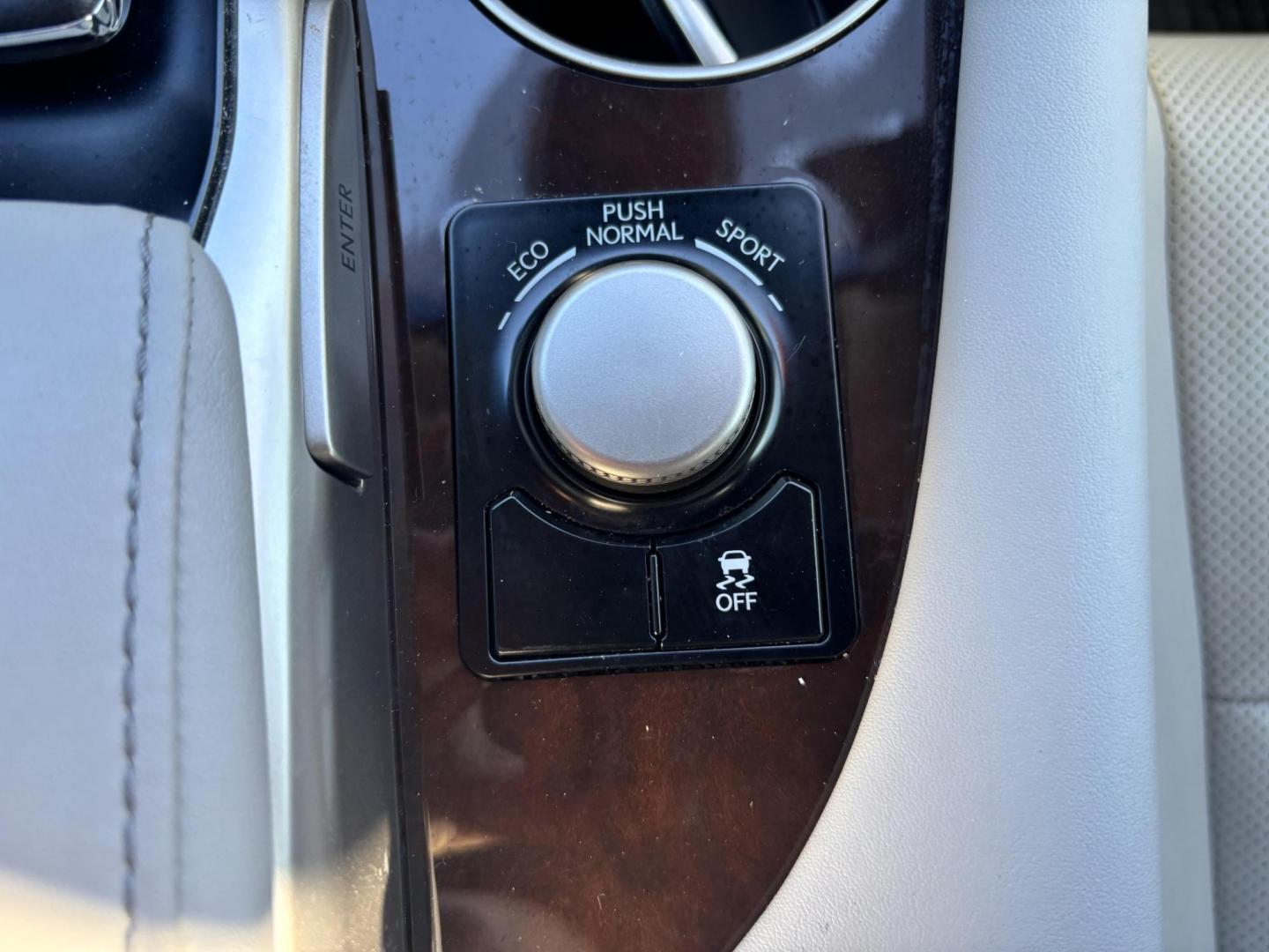 2016 Eminent White Pearl /No data Lexus RX 350 54056 (2T2ZZMCA8GC) with an 3.5L V6 DOHC 24V engine, 8-Speed Automatic transmission, located at 2401 E Main St., Grand Prairie, TX, 75050, (972) 262-4440, 32.748981, -96.969643 - Photo#23