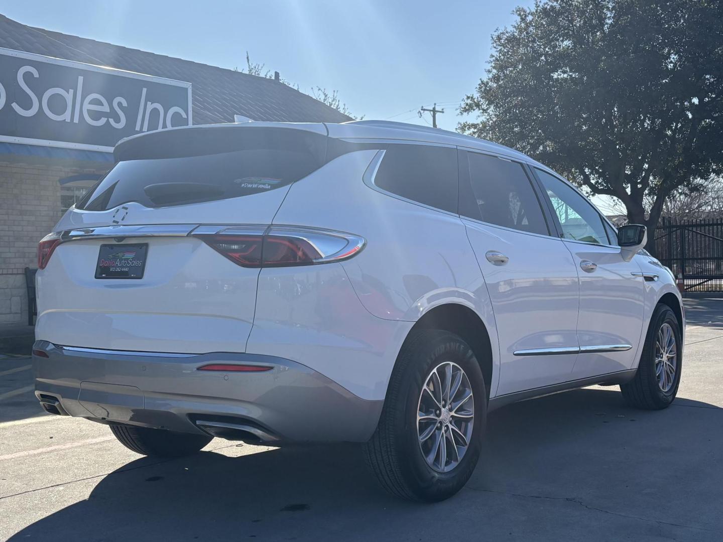 2022 Summit White /Dark Galvanized Seats w/Ebony Interior Accents Wh Buick Enclave 76449 (5GAERBKW3NJ) with an 3.6L V6 DOHC 24V engine, 9-Speed Automatic transmission, located at 2401 E Main St., Grand Prairie, TX, 75050, (972) 262-4440, 32.748981, -96.969643 - Photo#11