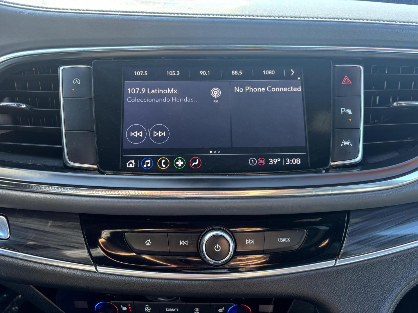 2022 Summit White /Dark Galvanized Seats w/Ebony Interior Accents Wh Buick Enclave 76449 (5GAERBKW3NJ) with an 3.6L V6 DOHC 24V engine, 9-Speed Automatic transmission, located at 2401 E Main St., Grand Prairie, TX, 75050, (972) 262-4440, 32.748981, -96.969643 - Photo#13