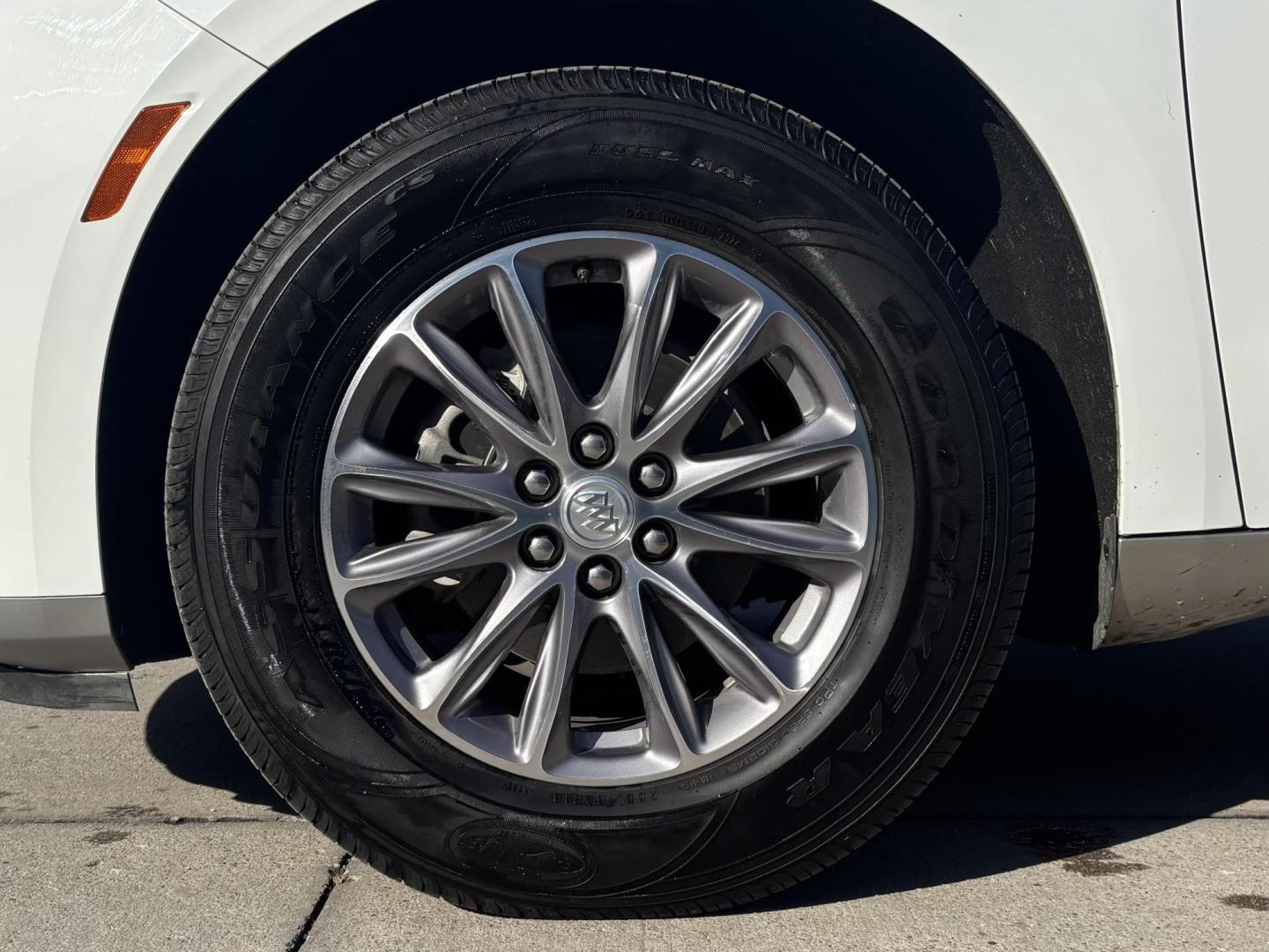 2022 Summit White /Dark Galvanized Seats w/Ebony Interior Accents Wh Buick Enclave 76449 (5GAERBKW3NJ) with an 3.6L V6 DOHC 24V engine, 9-Speed Automatic transmission, located at 2401 E Main St., Grand Prairie, TX, 75050, (972) 262-4440, 32.748981, -96.969643 - Photo#24