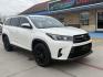 2019 Blizzard Pearl /Black w/Red Stitching, leather Toyota Highlander 67134 (5TDKZRFH5KS) with an 3.5L V6 DOHC 24V engine, 6-Speed Automatic transmission, located at 2401 E Main St., Grand Prairie, TX, 75050, (972) 262-4440, 32.748981, -96.969643 - Photo#4