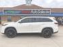 2019 Blizzard Pearl /Black w/Red Stitching, leather Toyota Highlander 67134 (5TDKZRFH5KS) with an 3.5L V6 DOHC 24V engine, 6-Speed Automatic transmission, located at 2401 E Main St., Grand Prairie, TX, 75050, (972) 262-4440, 32.748981, -96.969643 - Photo#14