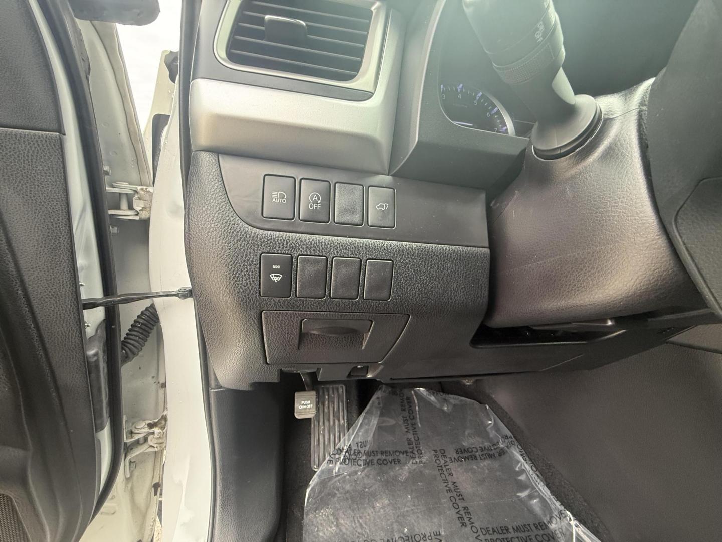 2019 Blizzard Pearl /Black w/Red Stitching, leather Toyota Highlander 67134 (5TDKZRFH5KS) with an 3.5L V6 DOHC 24V engine, 6-Speed Automatic transmission, located at 2401 E Main St., Grand Prairie, TX, 75050, (972) 262-4440, 32.748981, -96.969643 - Photo#19